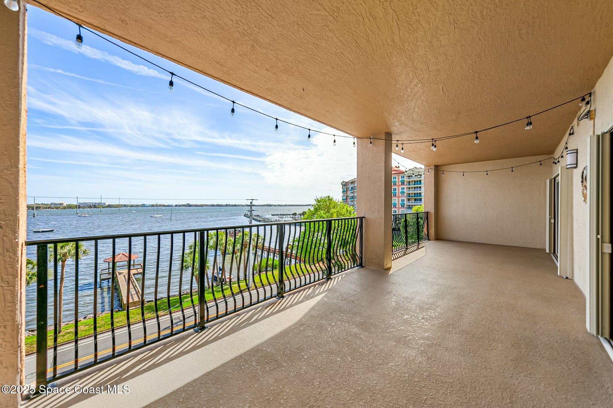 29 Riverside Drive 402