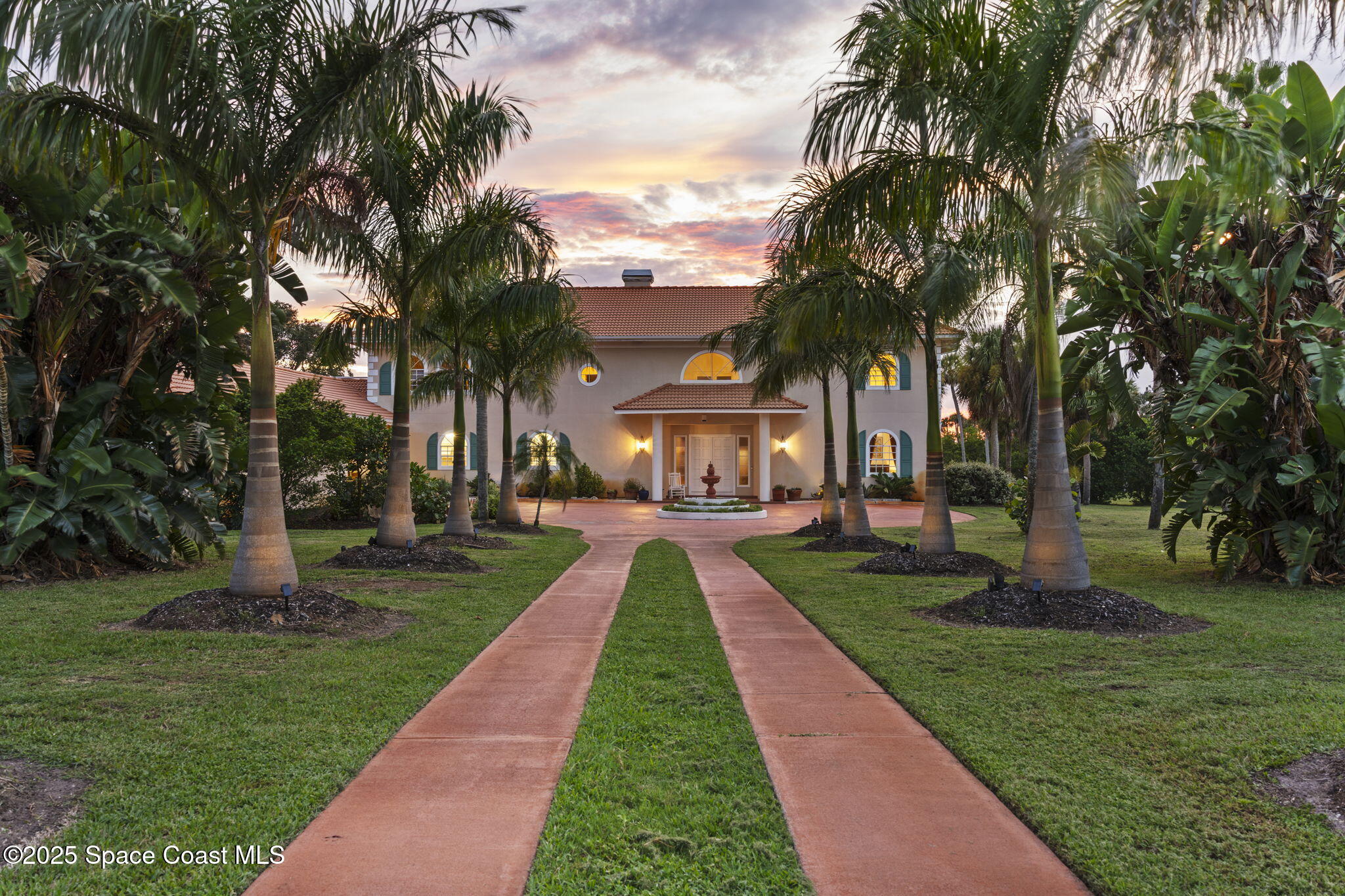 6007 N Tropical Trail