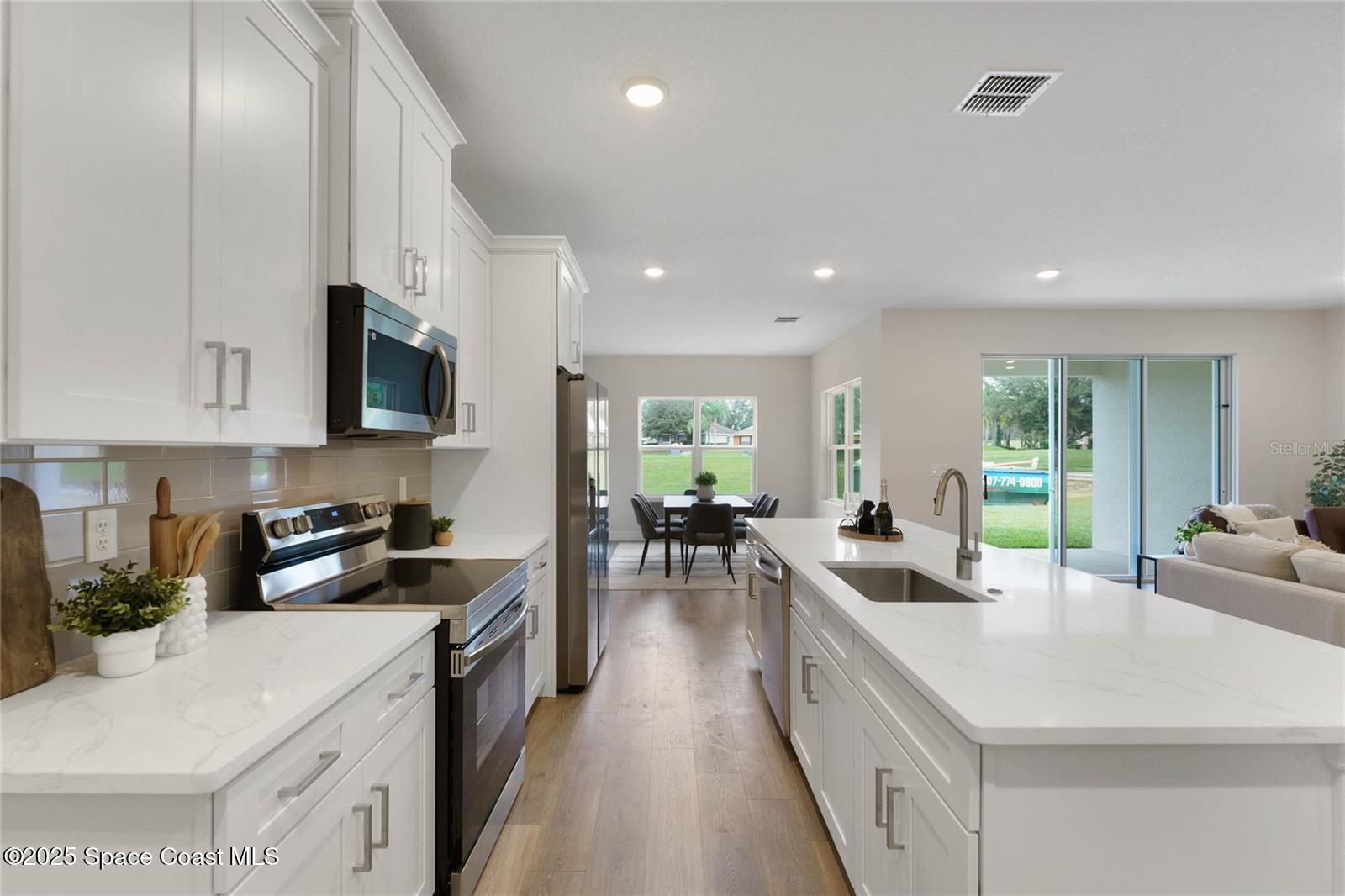 991 Happiness Avenue SW