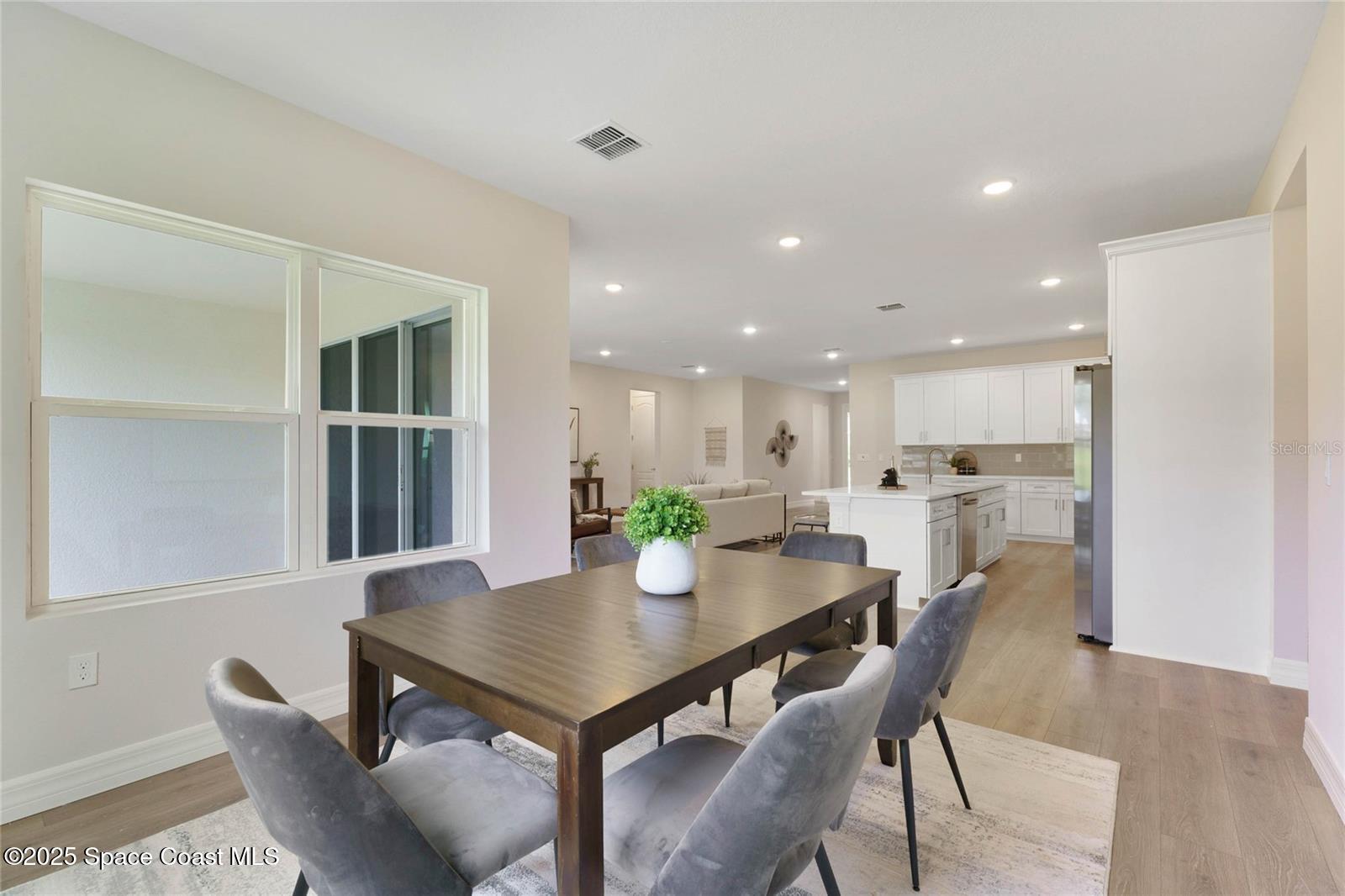 991 Happiness Avenue SW