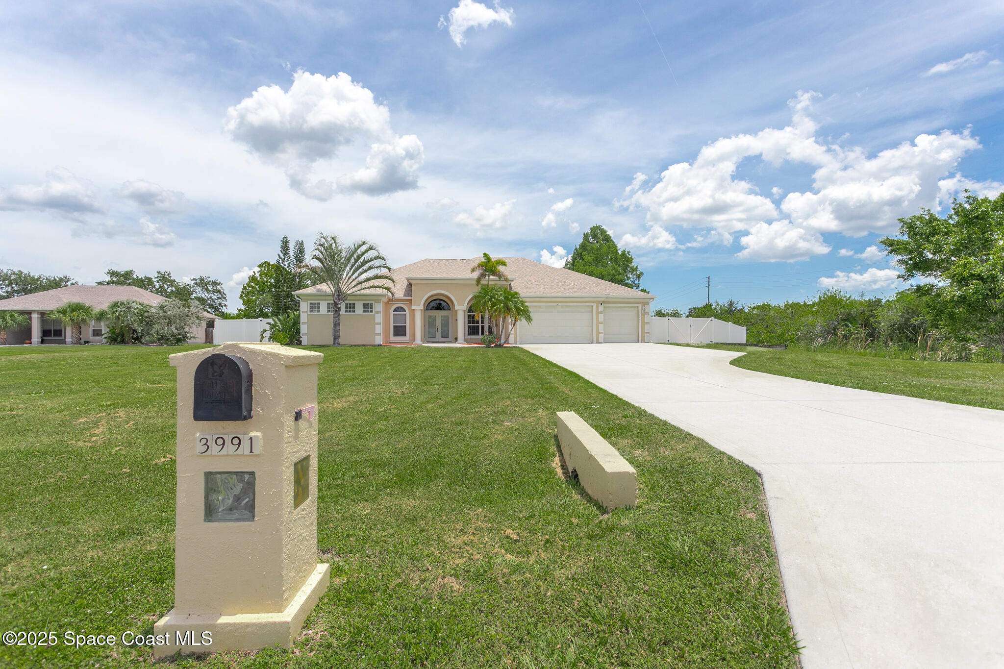 3991 Dundee Drive