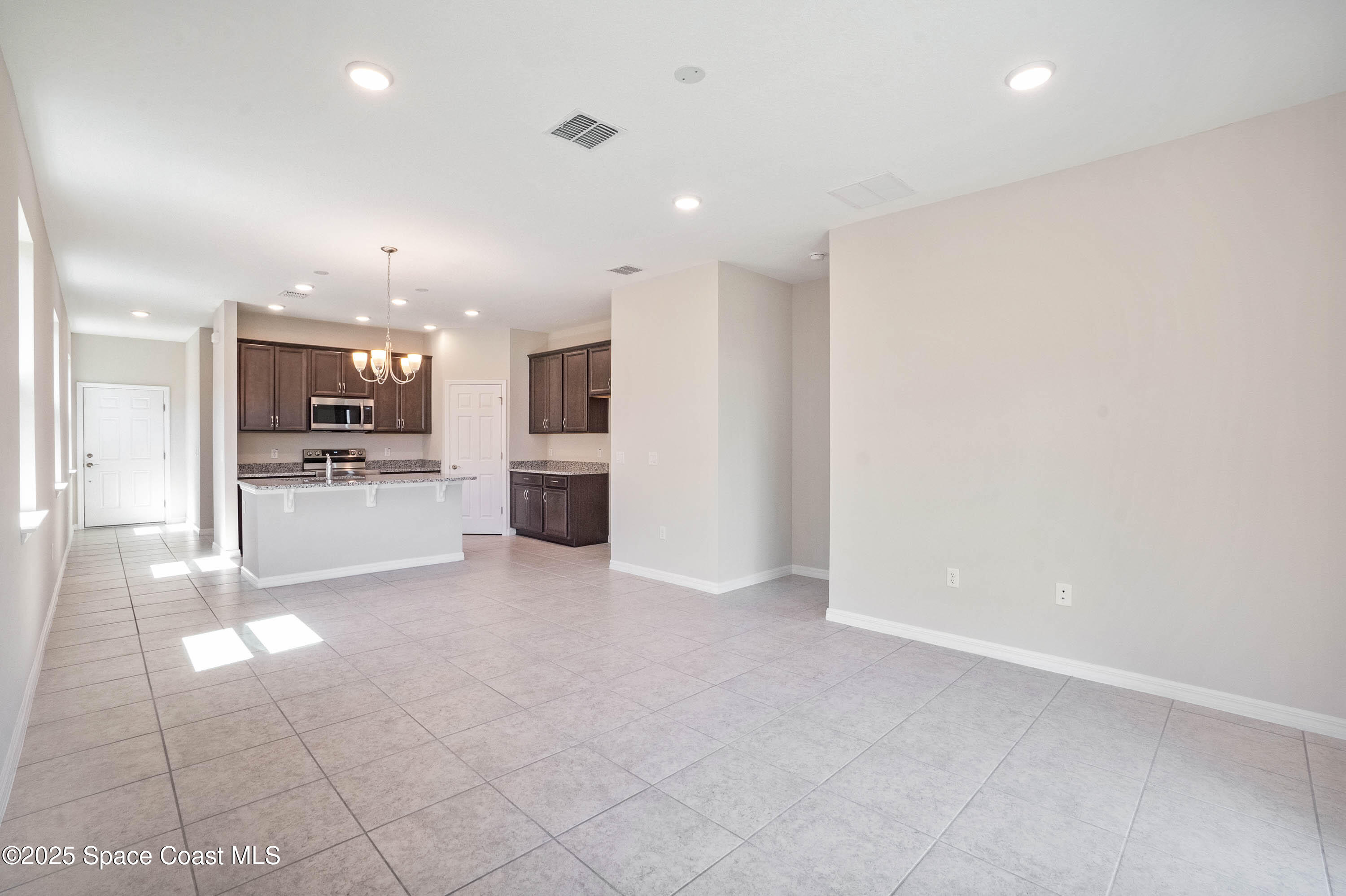 605 Poller Way