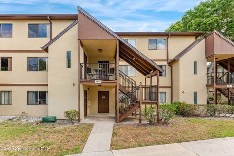 2 beds bed, 2.5 baths bath property at 7814 Shadowood Drive 510, Melbourne, FL 32904