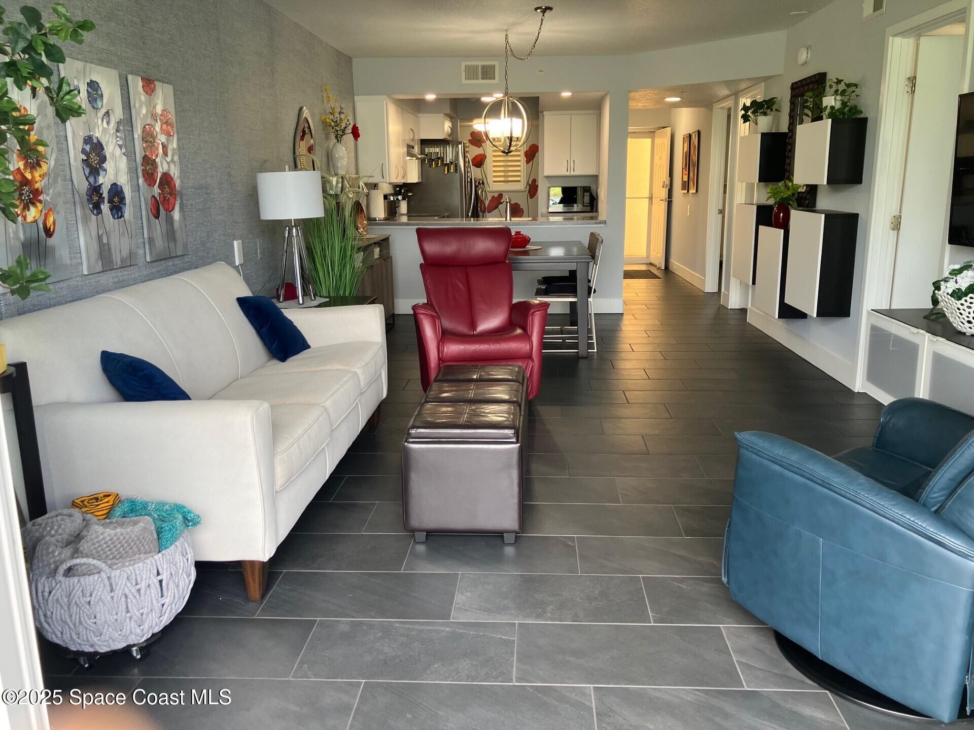 1420 Huntington Lane N 2105