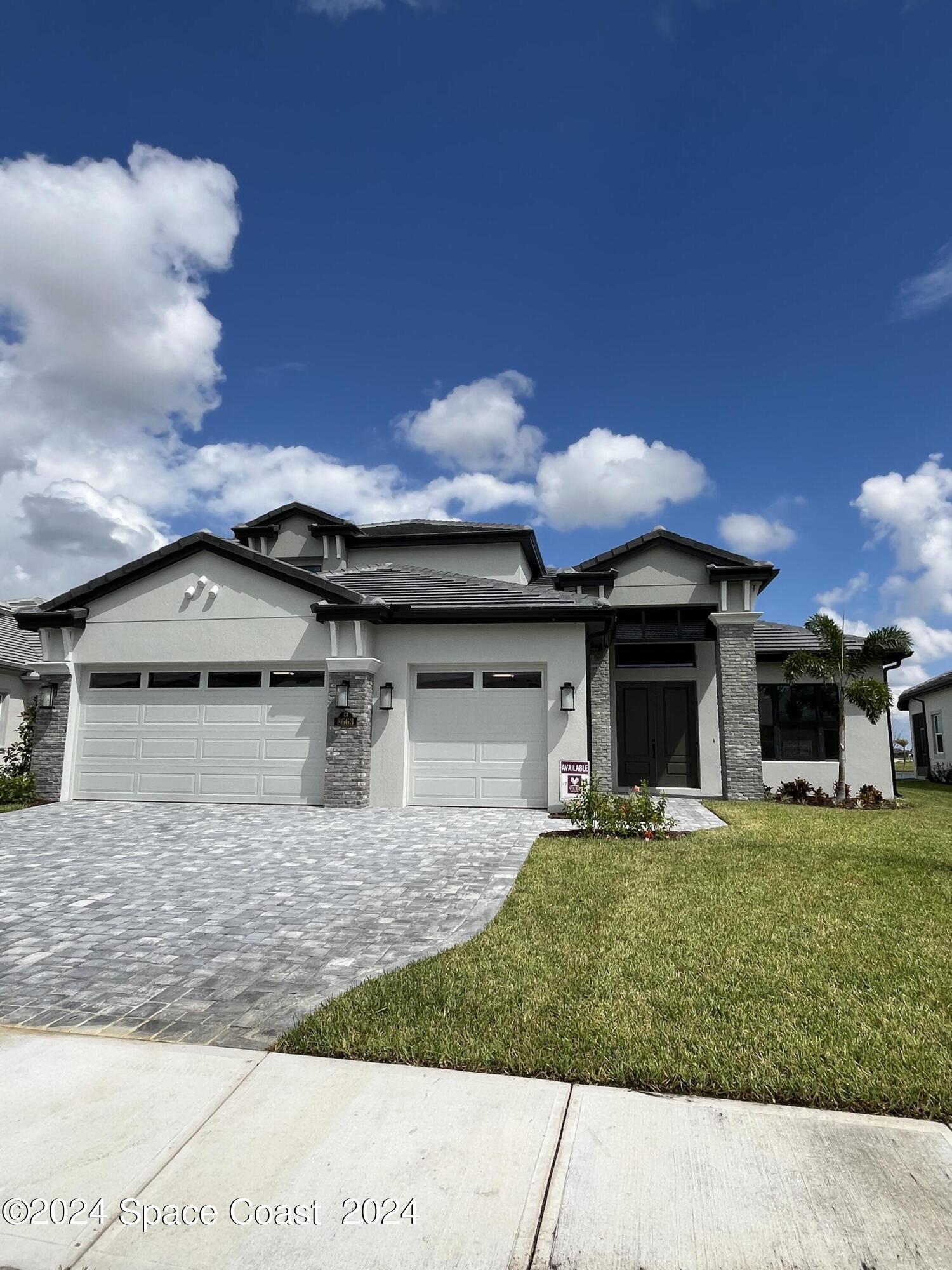 8663 Mammut Way