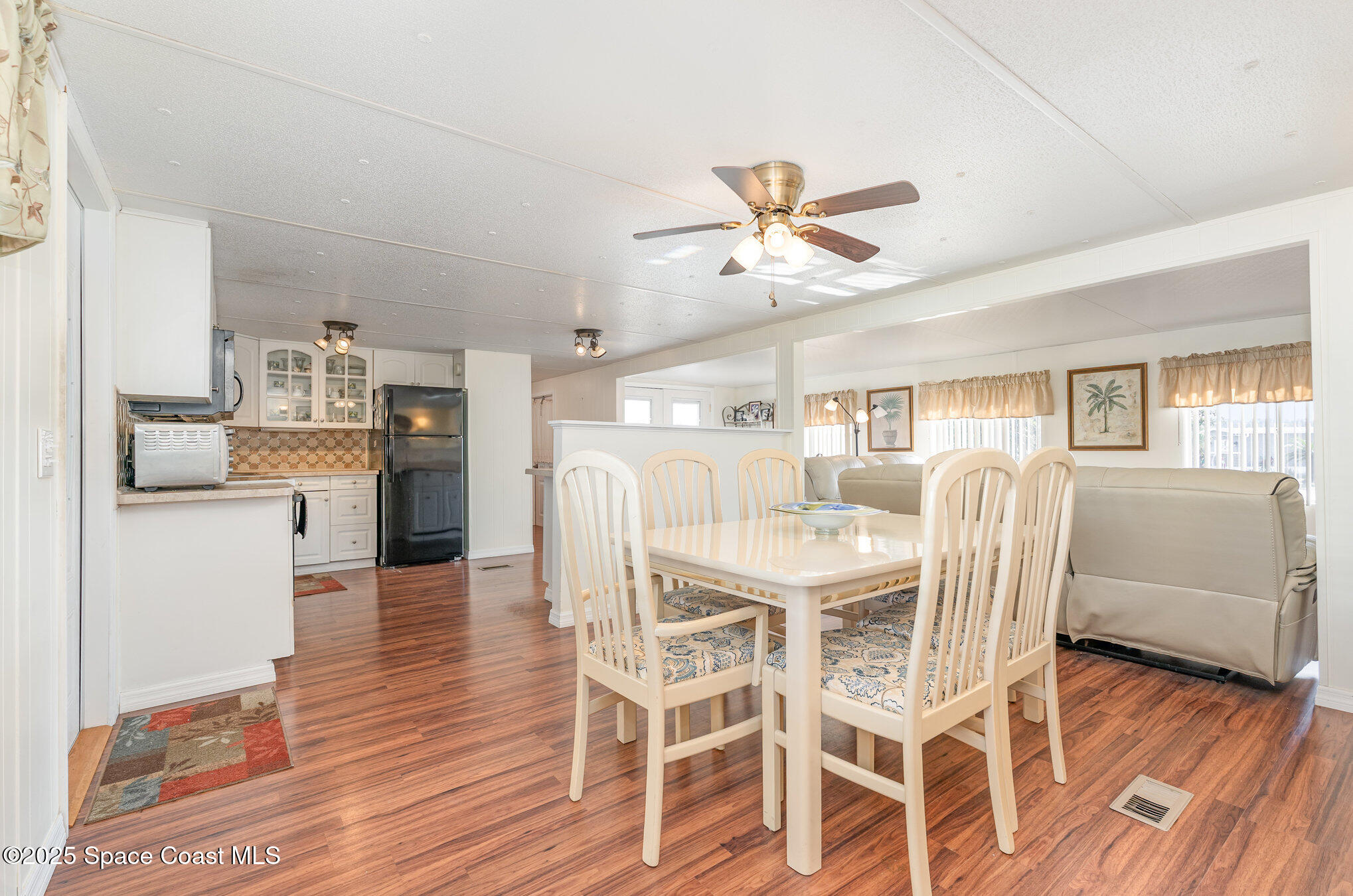 1066 Moonlight Court NE