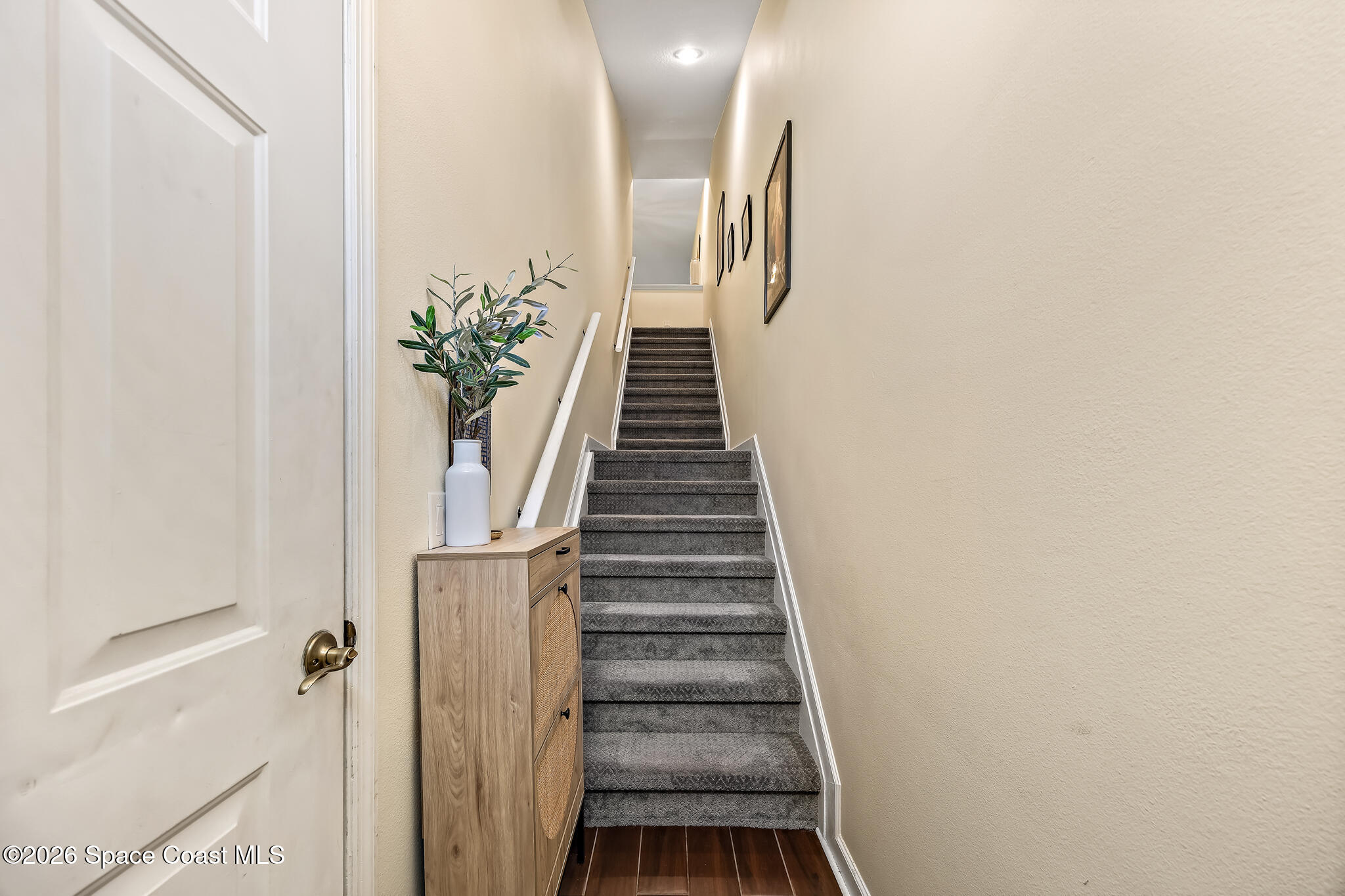 1012 Handsome Cab Lane 204