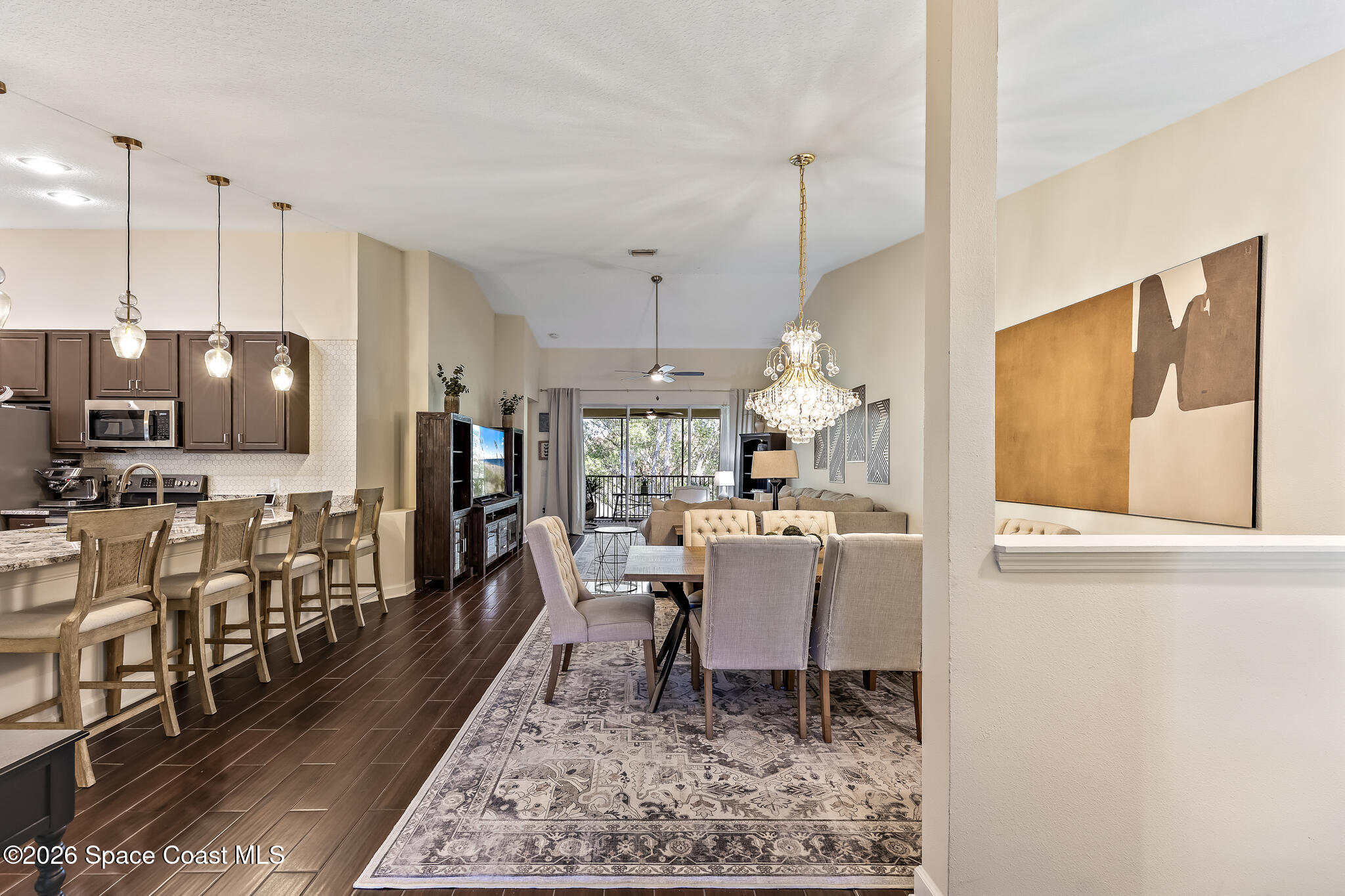 1012 Handsome Cab Lane 204