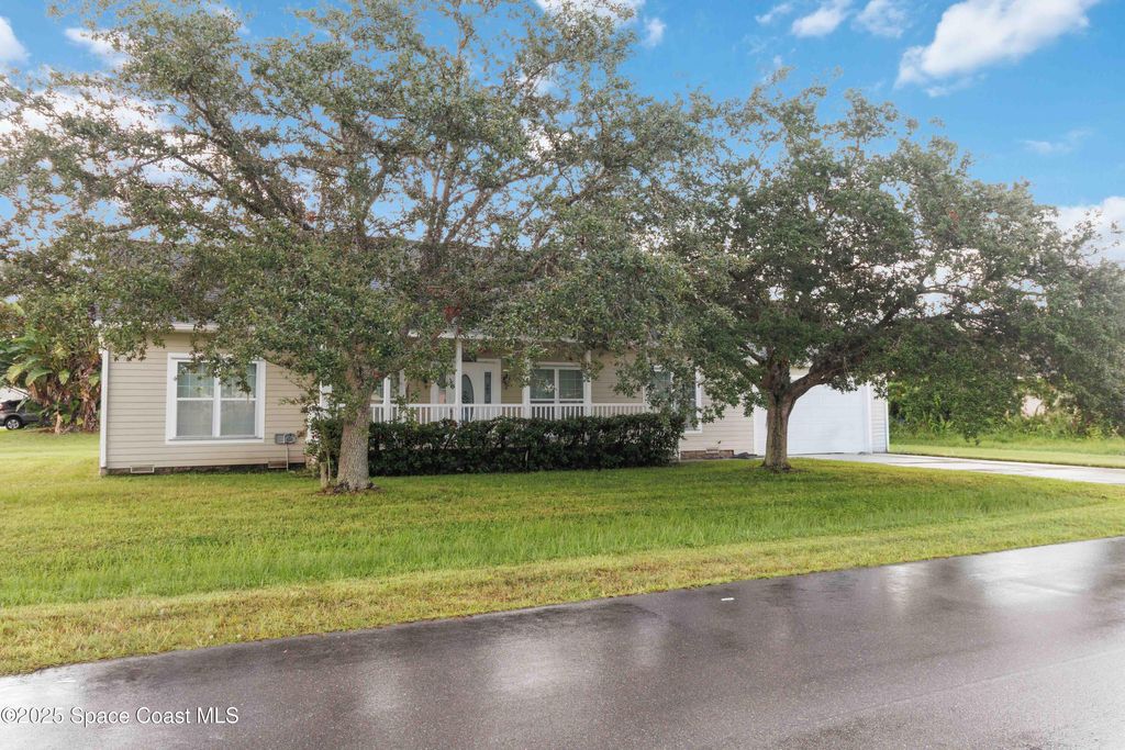Photo of 195 Benchor Road NW, Palm Bay, FL 32907 (MLS # 1058183)