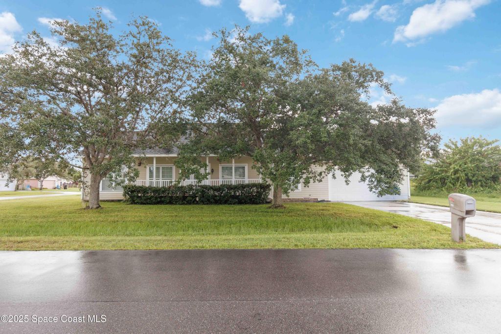 Photo of 195 Benchor Road NW, Palm Bay, FL 32907 (MLS # 1058183)