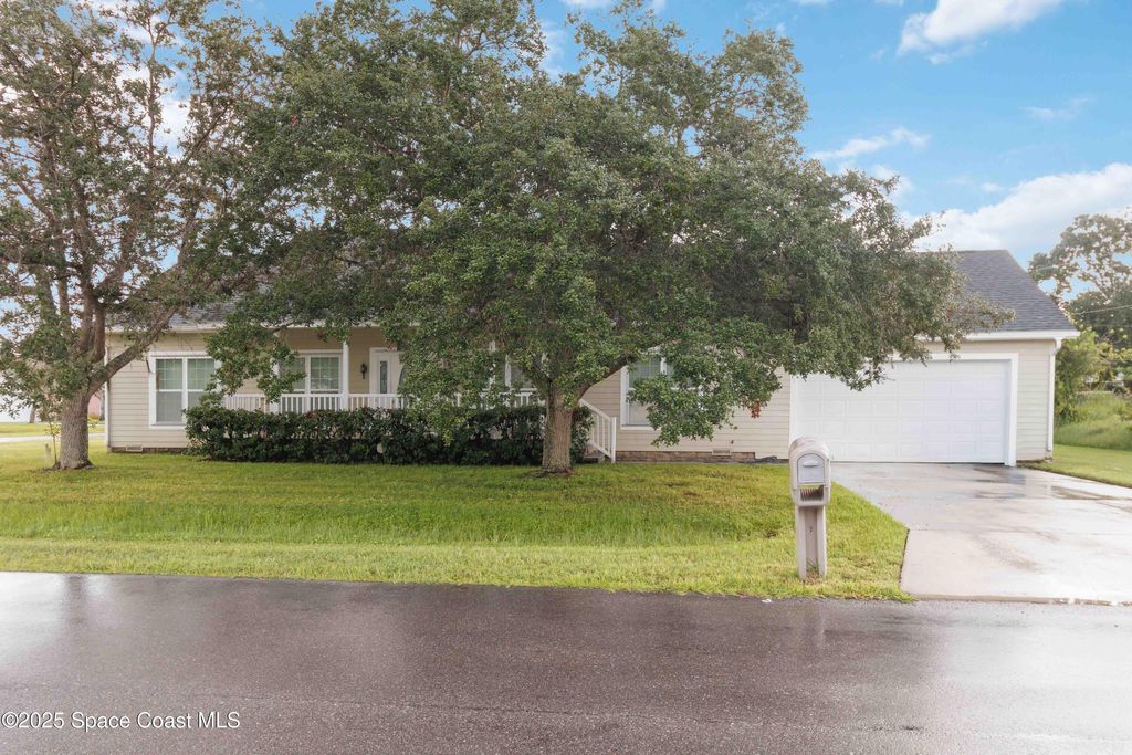 Photo of 195 Benchor Road NW, Palm Bay, FL 32907 (MLS # 1058183)