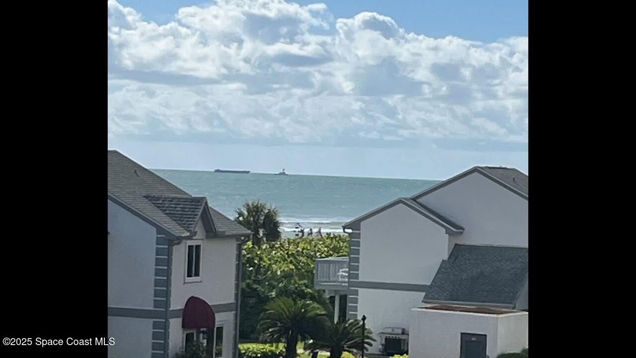 605 Shorewood Drive E306