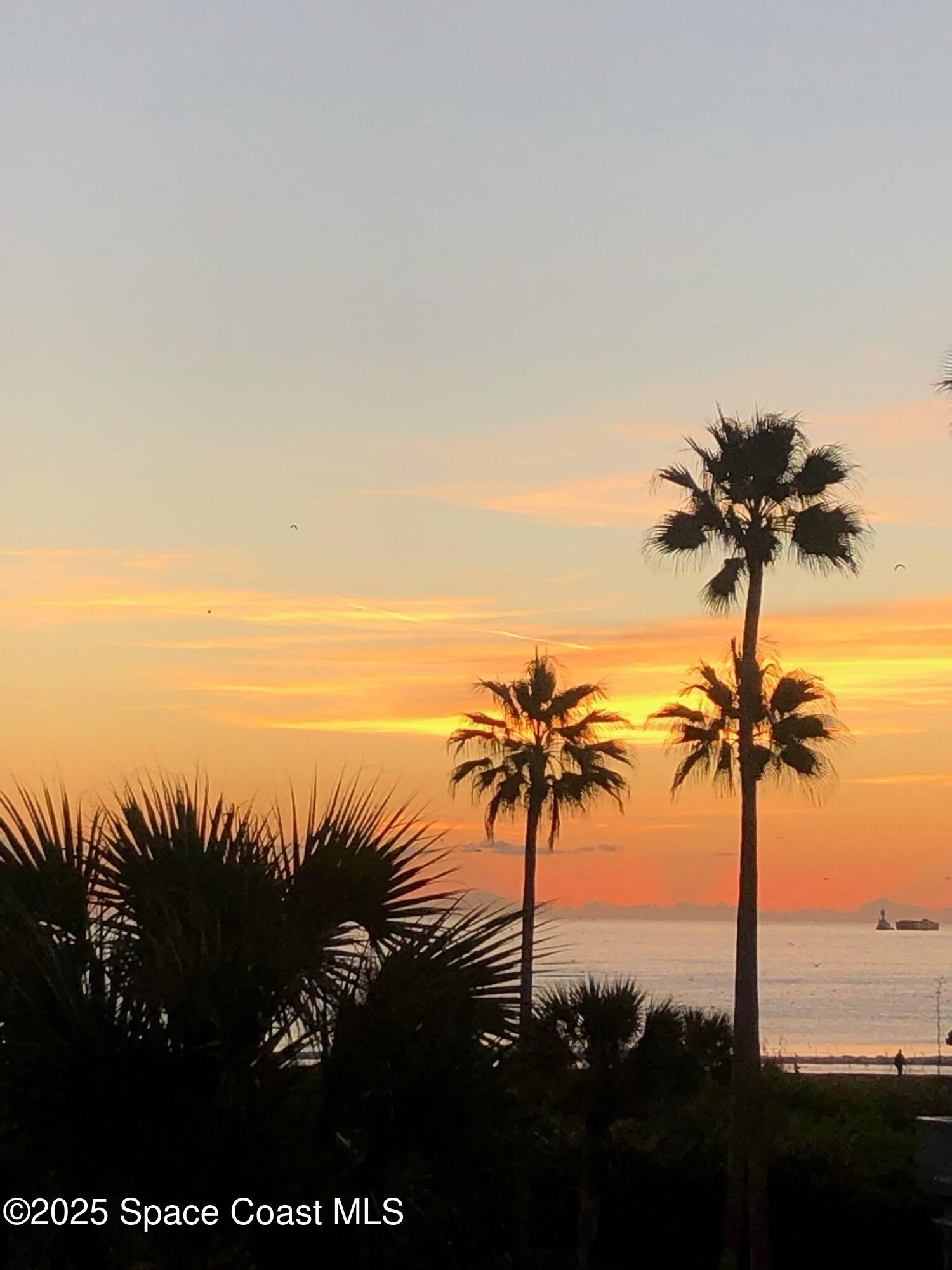 605 Shorewood Drive E306