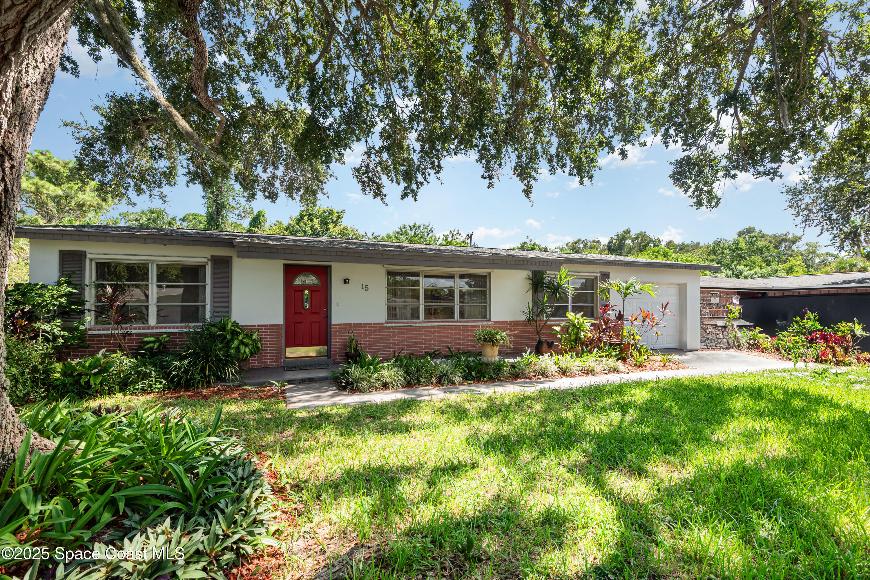15 Skyline Boulevard