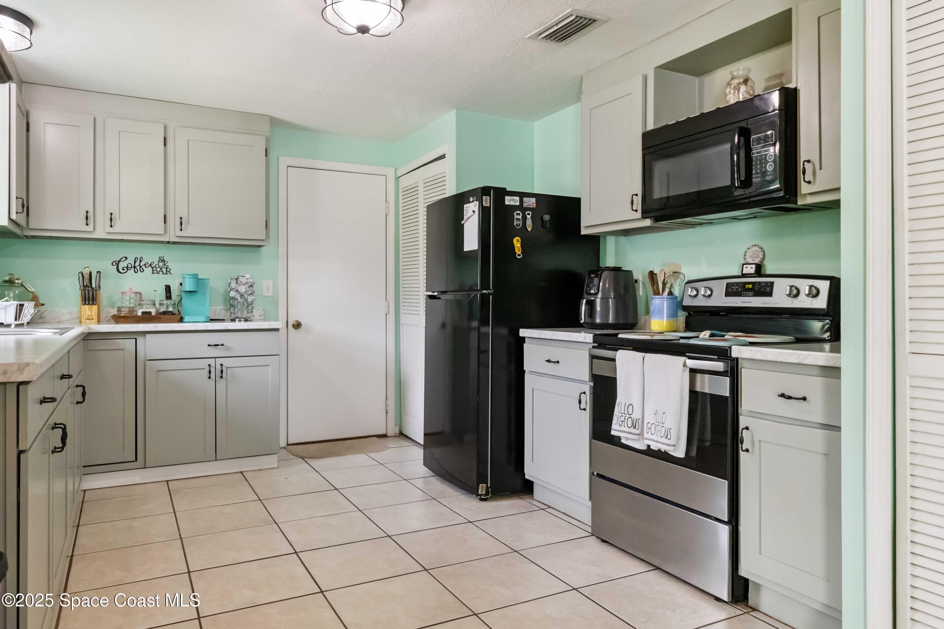 542 Troy Road SW