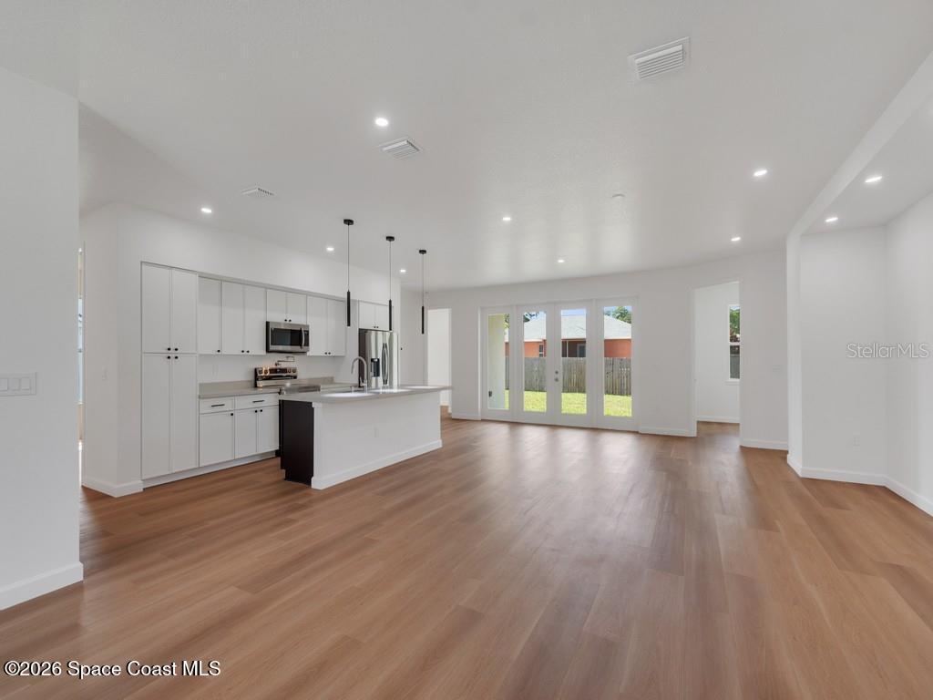 2602 De Groodt Road SW
