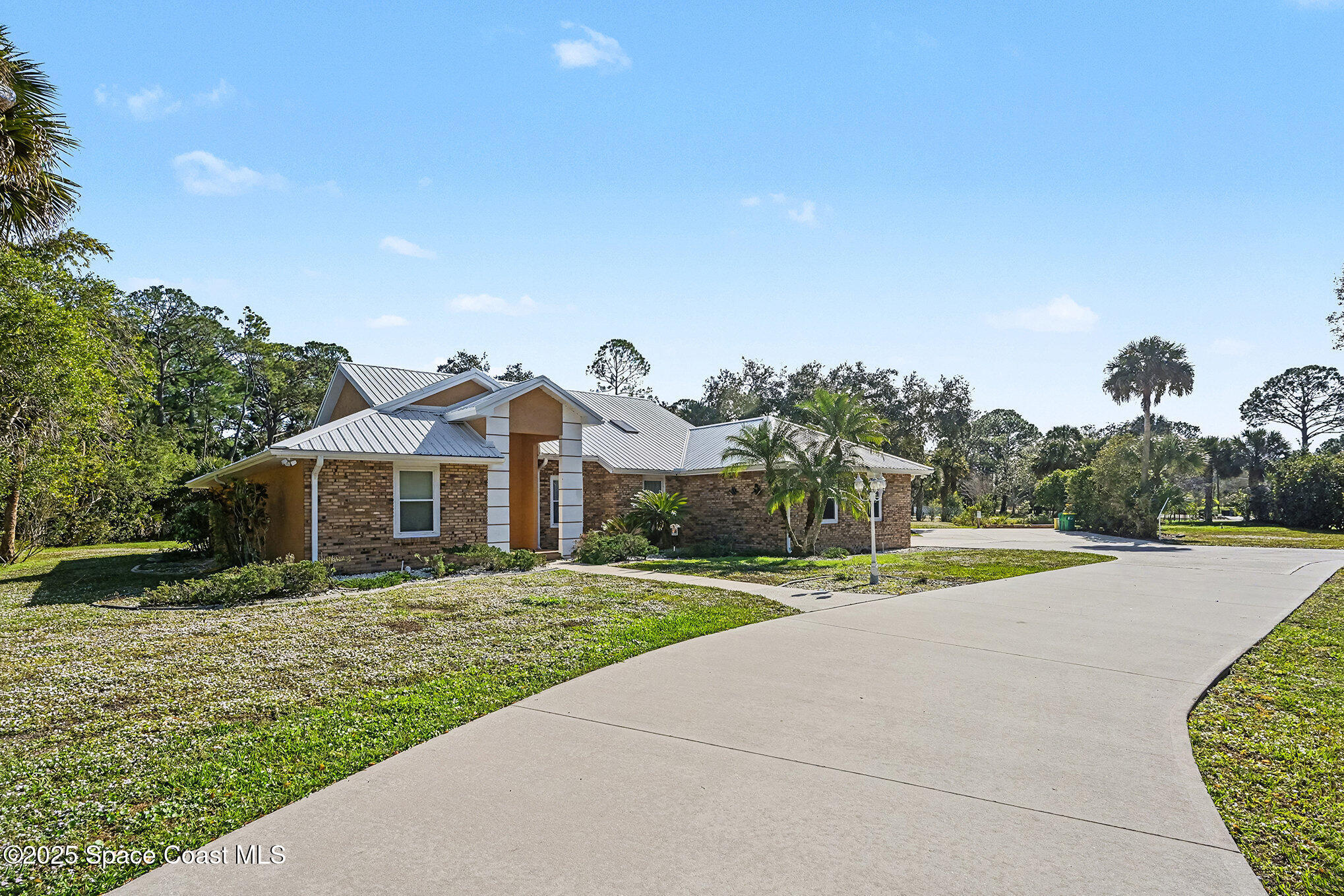 2956 Long Lake Drive