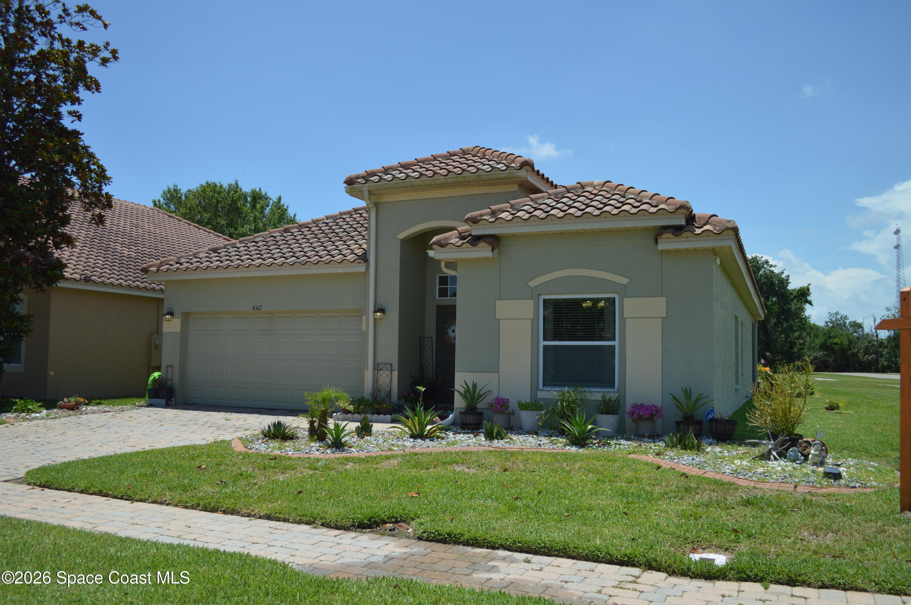 4367 Fitzroy Reef Drive