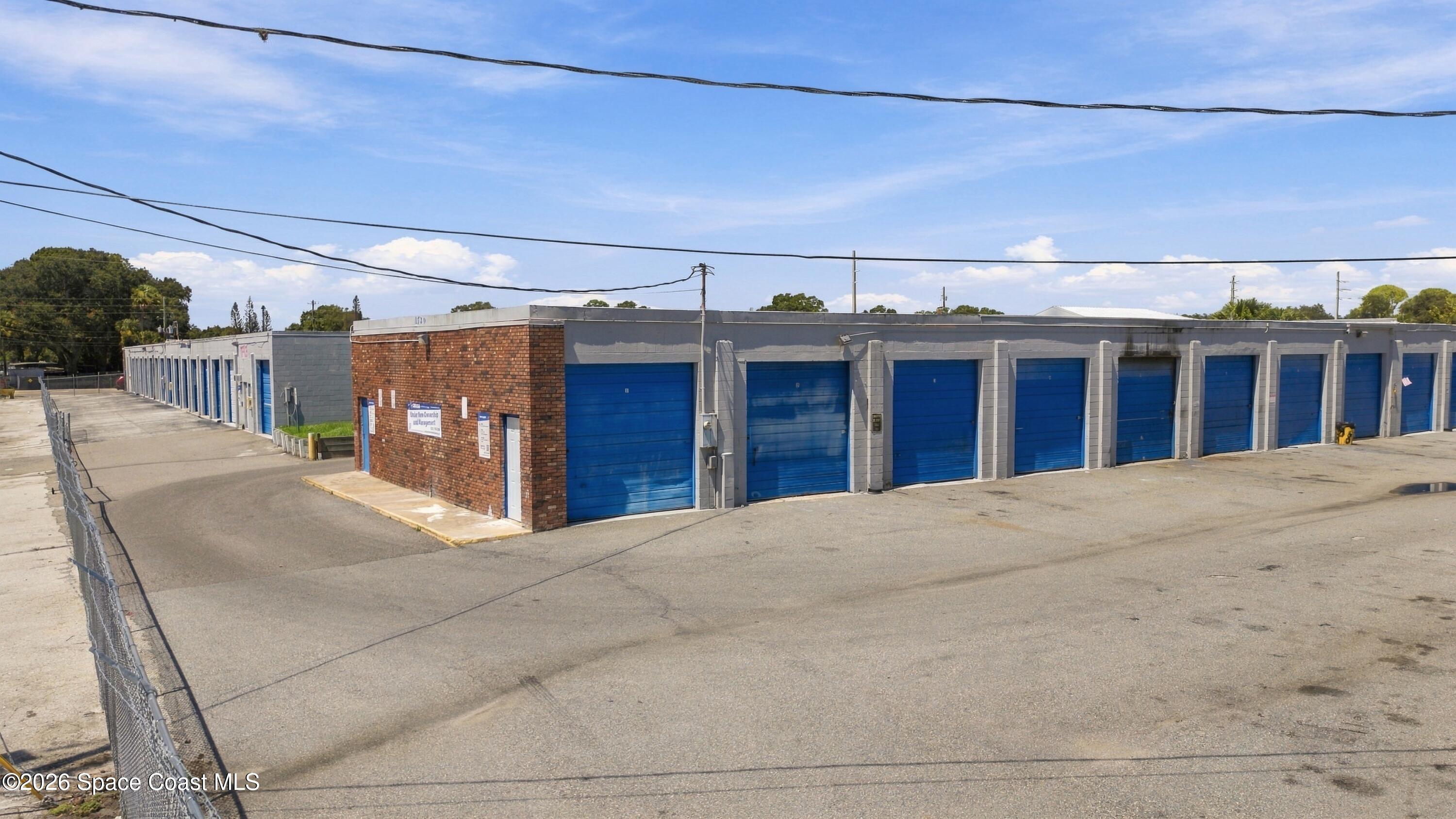 310, 300 Clearlake Road