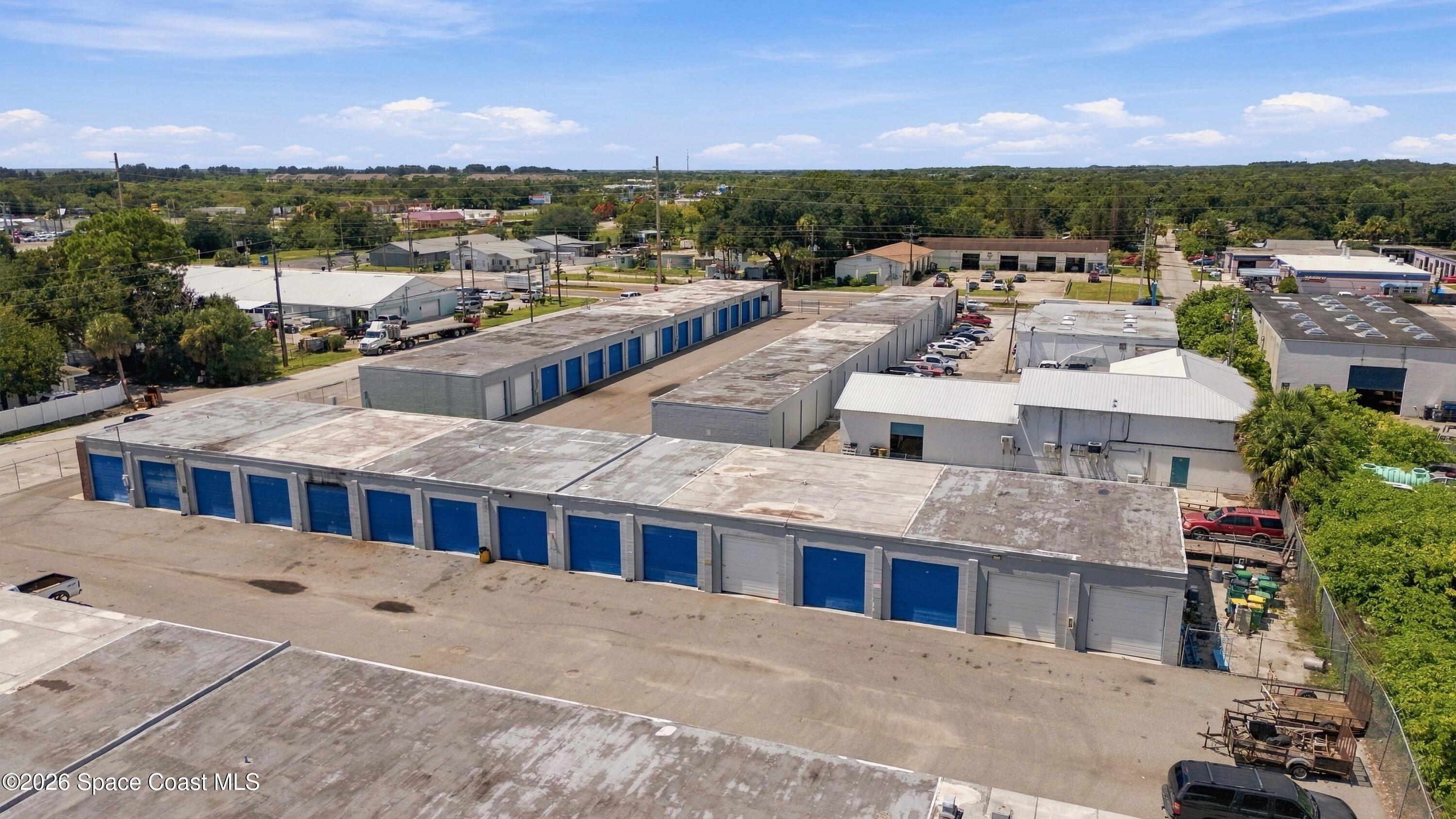 310, 300 Clearlake Road