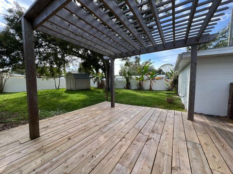 Single Family Residence in Melbourne FL 2202 Greenway Drive 12.jpg