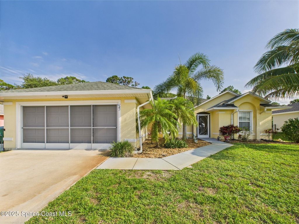 Photo of 187 S Wimbrow Drive, Sebastian, FL 32958 (MLS # 1047553)