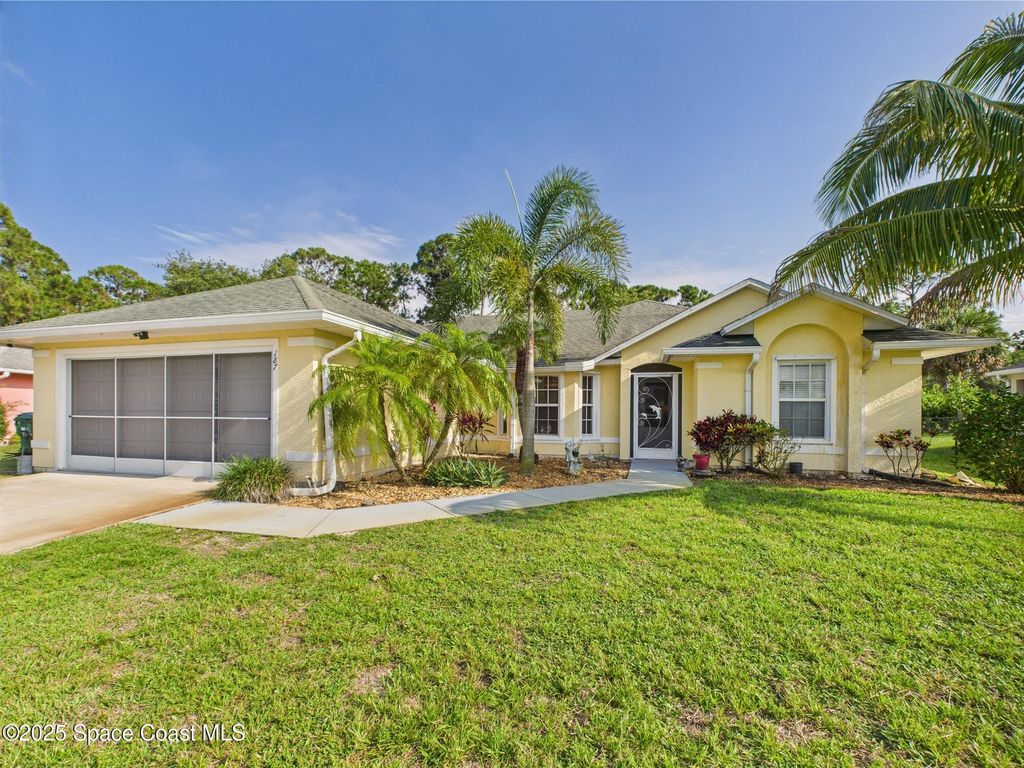 Photo of 187 S Wimbrow Drive, Sebastian, FL 32958 (MLS # 1047553)