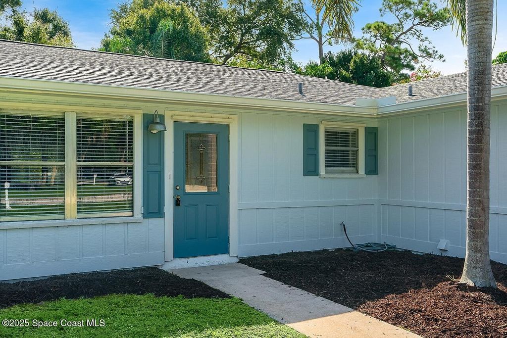 Photo of 156 24th Avenue, Vero Beach, FL 32962 (MLS # 1056736)