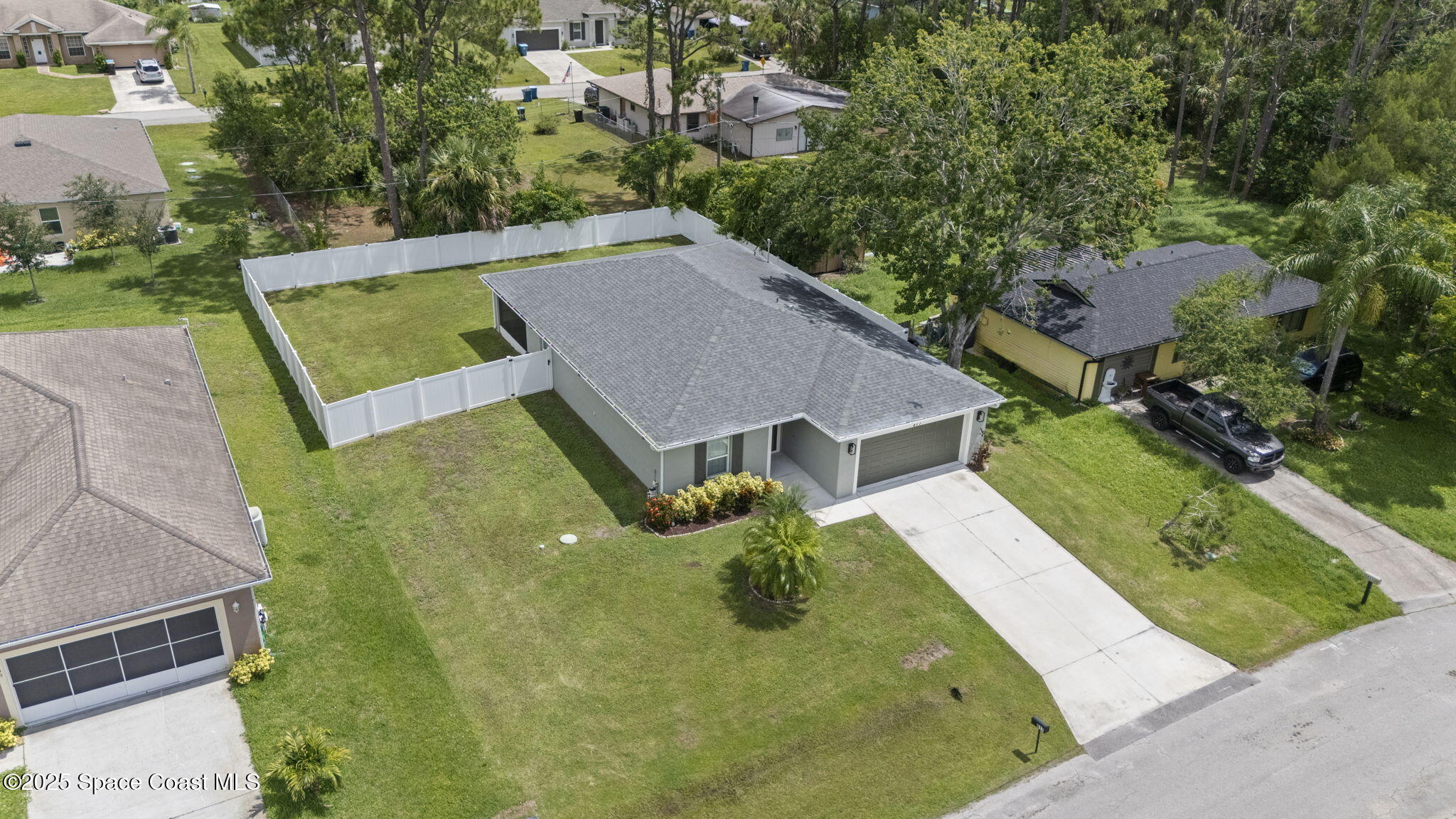 817 Carnival Road SE