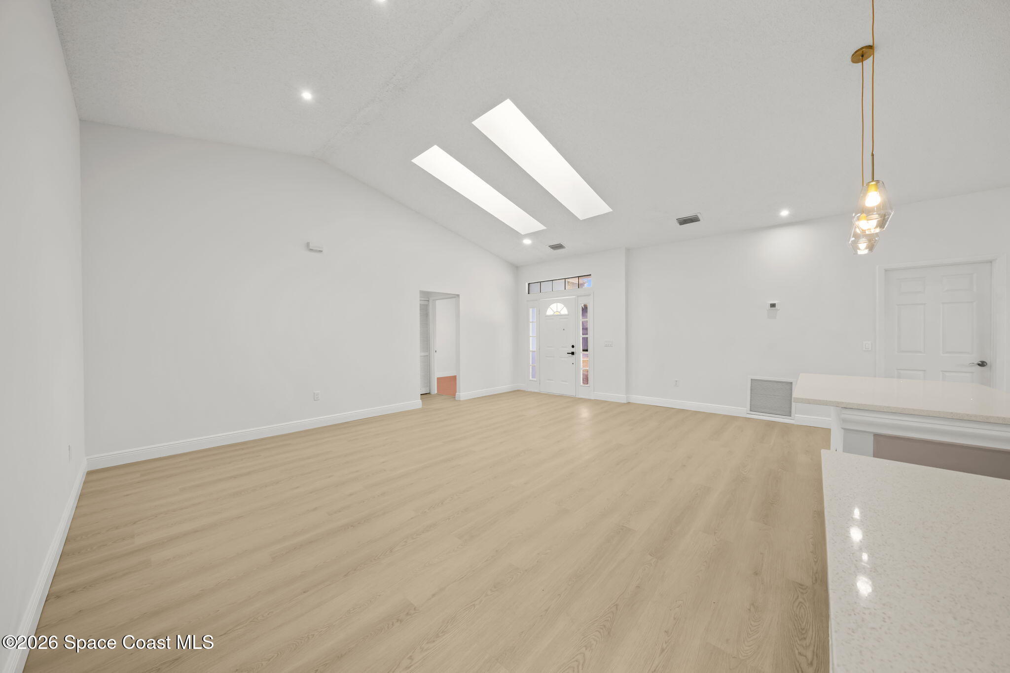 1756 Clover Circle W