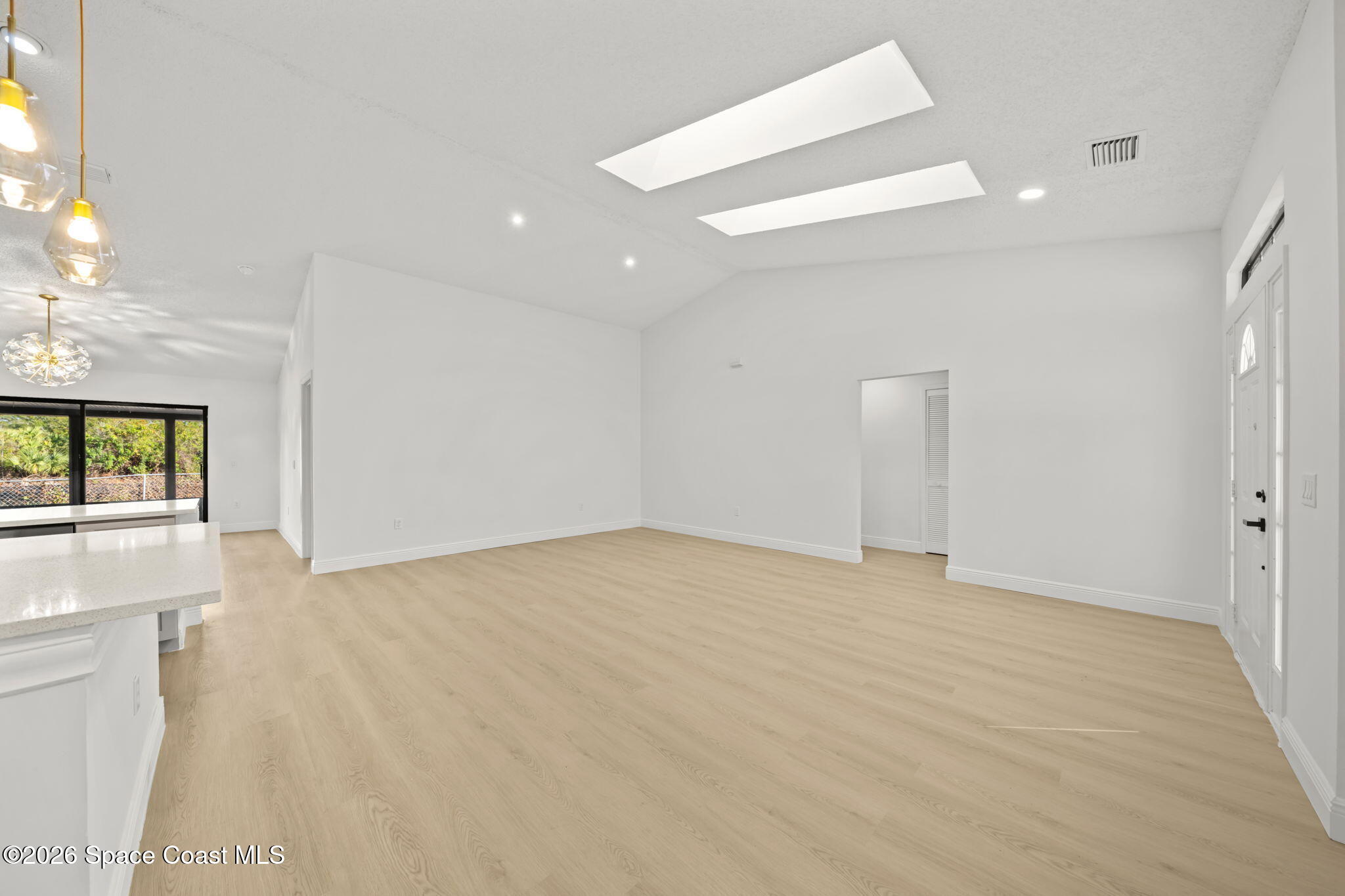 1756 Clover Circle W