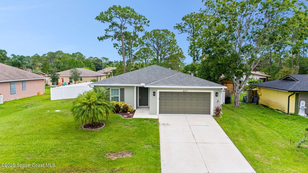 Photo of 817 Carnival Road SE, Palm Bay, FL 32909 (MLS # 1057982)