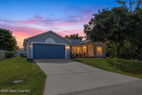 Photo of 840 Avalon Street SE, Palm Bay, FL 32909 (MLS # 1067161)