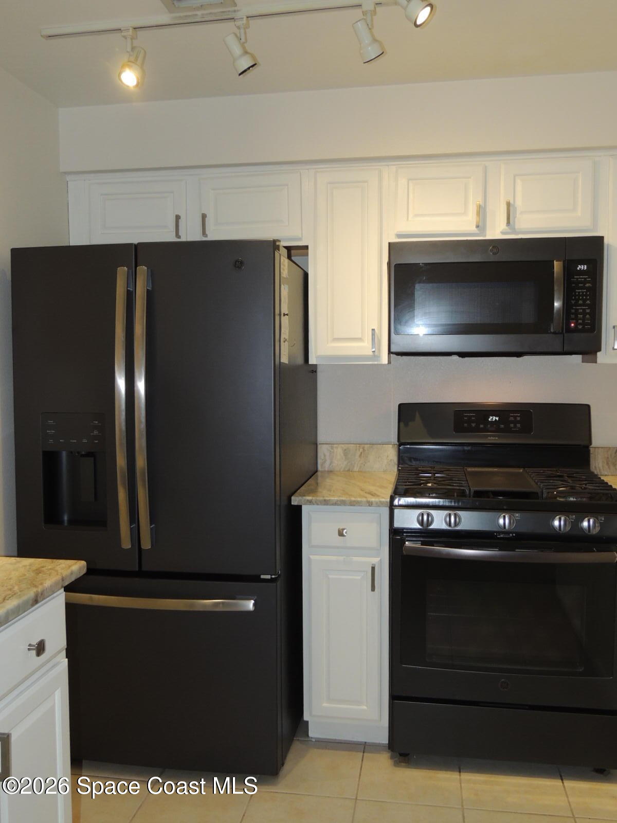 1312 Huntington Lane