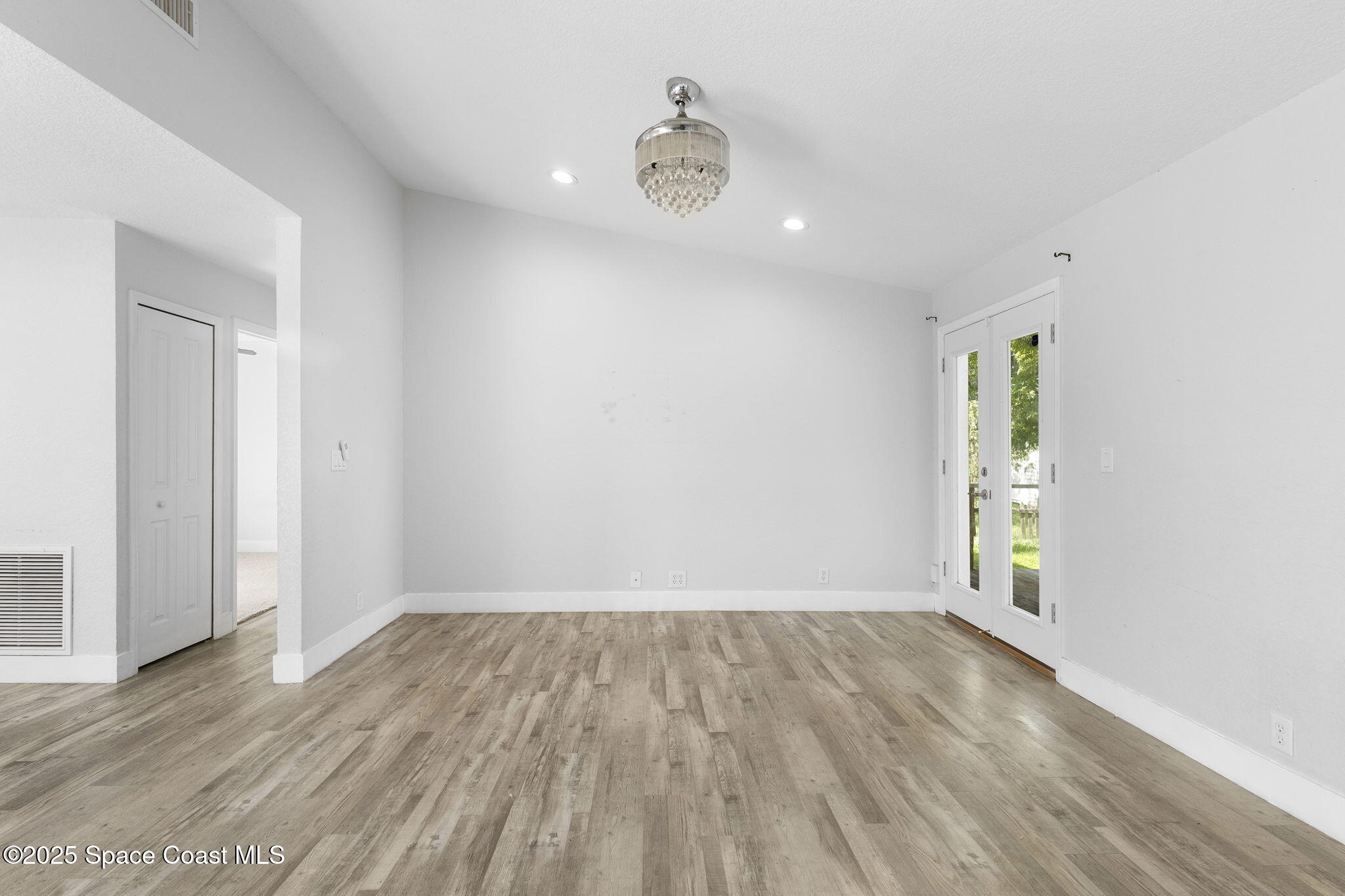 3-web-or-mls-120 Cascade Ave SE, Palm Ba