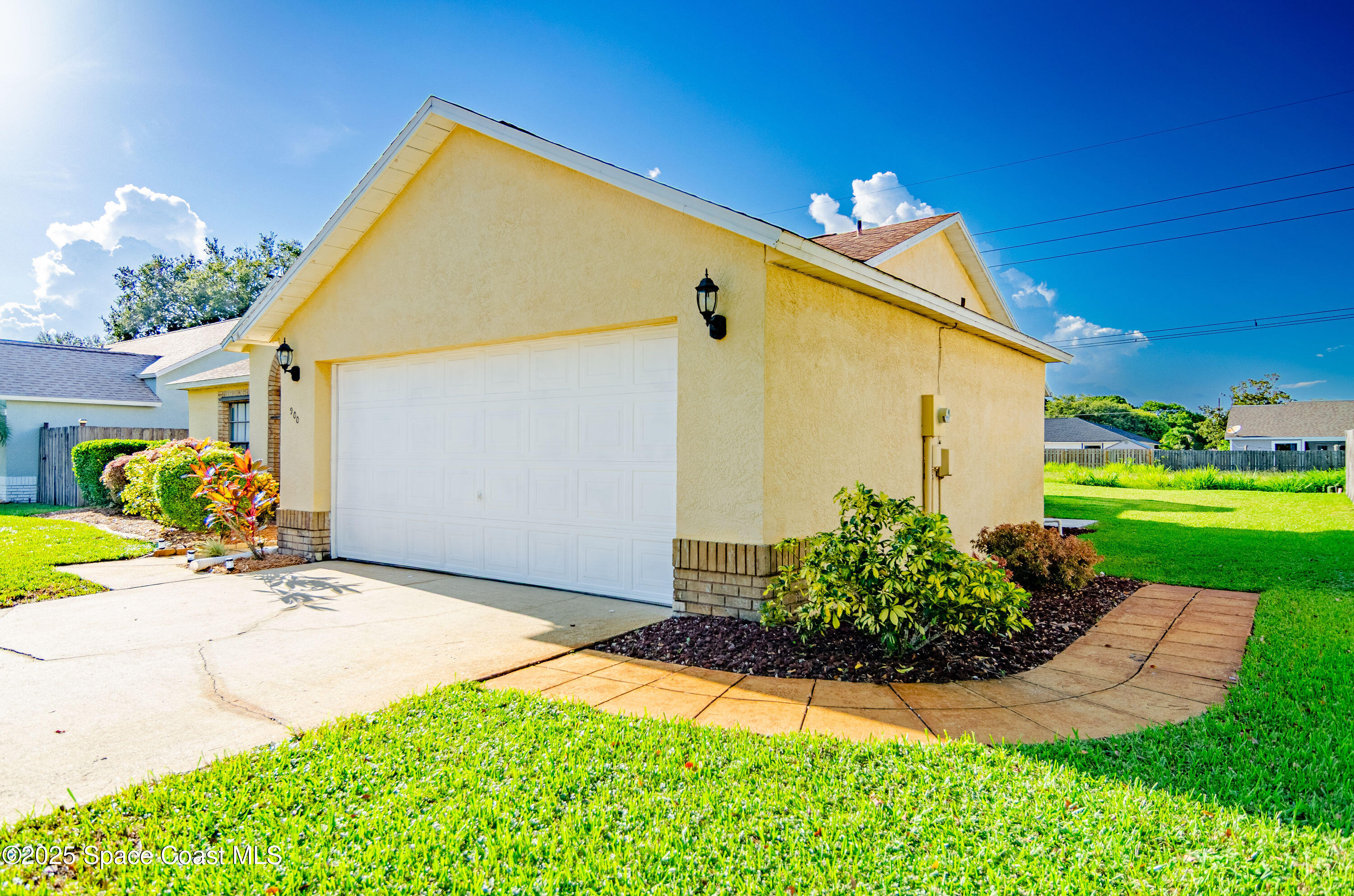 900 Jamestown Drive