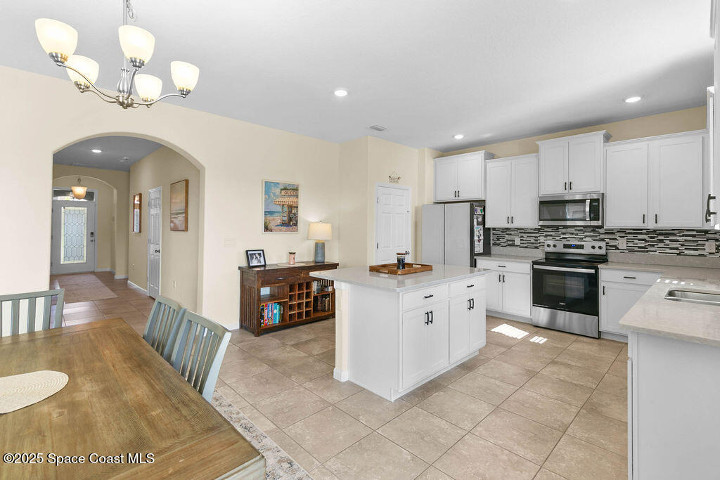 4718 Alligator Flag Circle