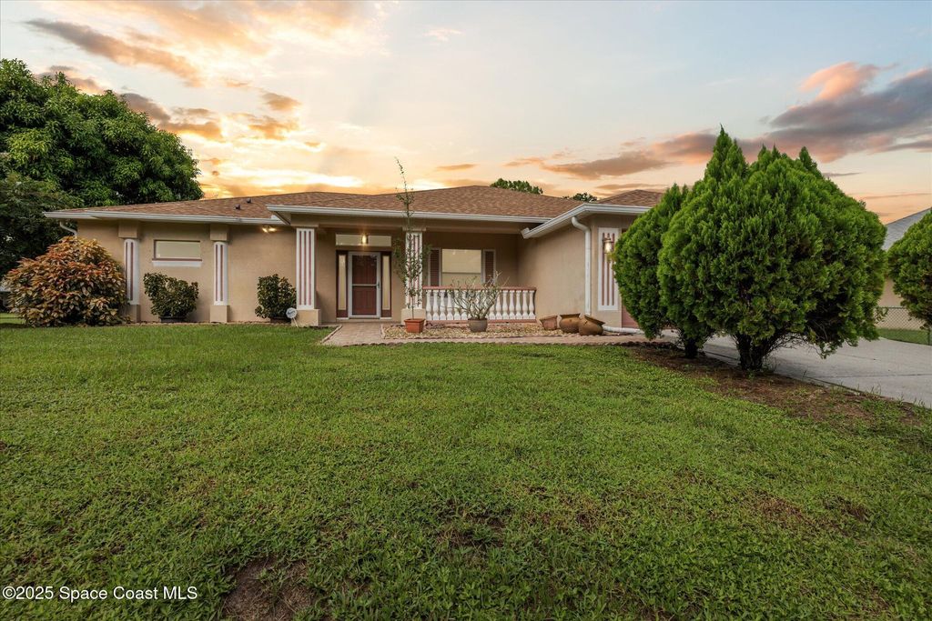 Photo of 2298 Mantilla Avenue SE, Palm Bay, FL 32909 (MLS # 1056992)