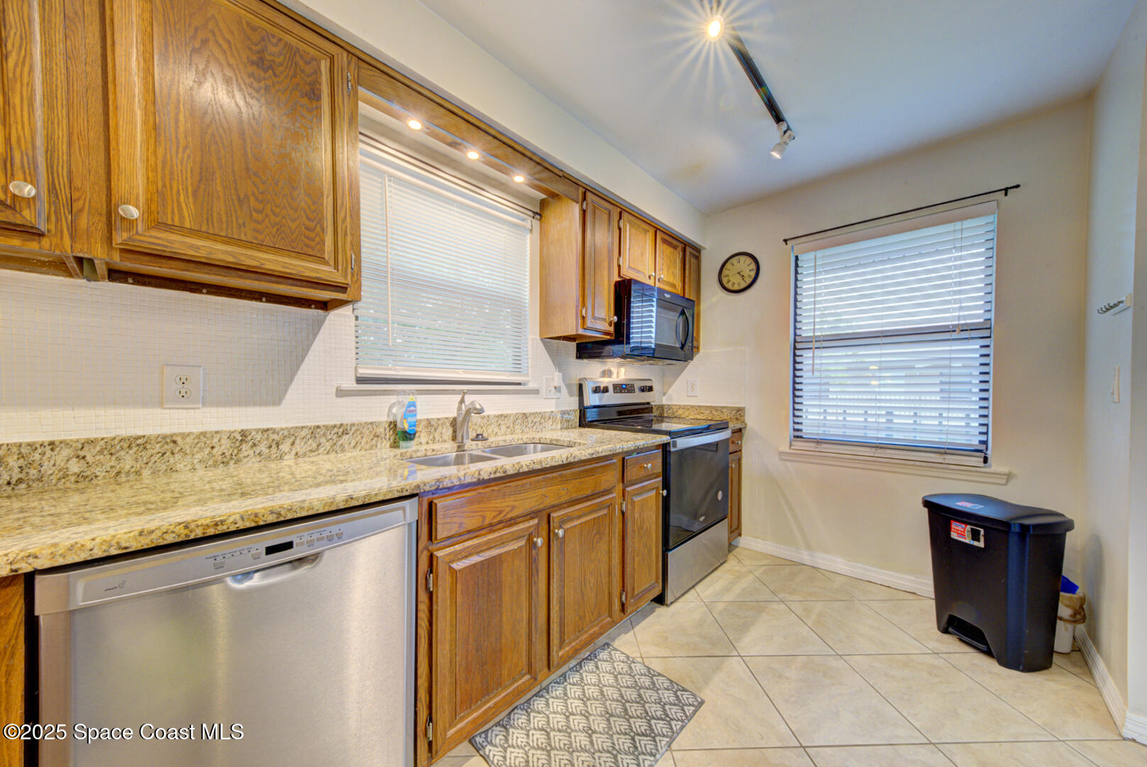 201 International Drive 321