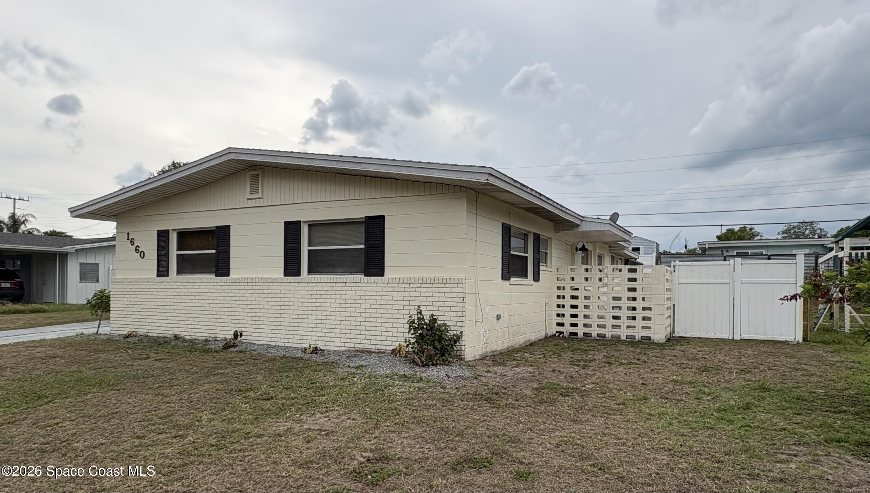 1660 Country Lane