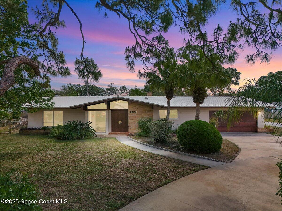 1907 N Carpenter Road
