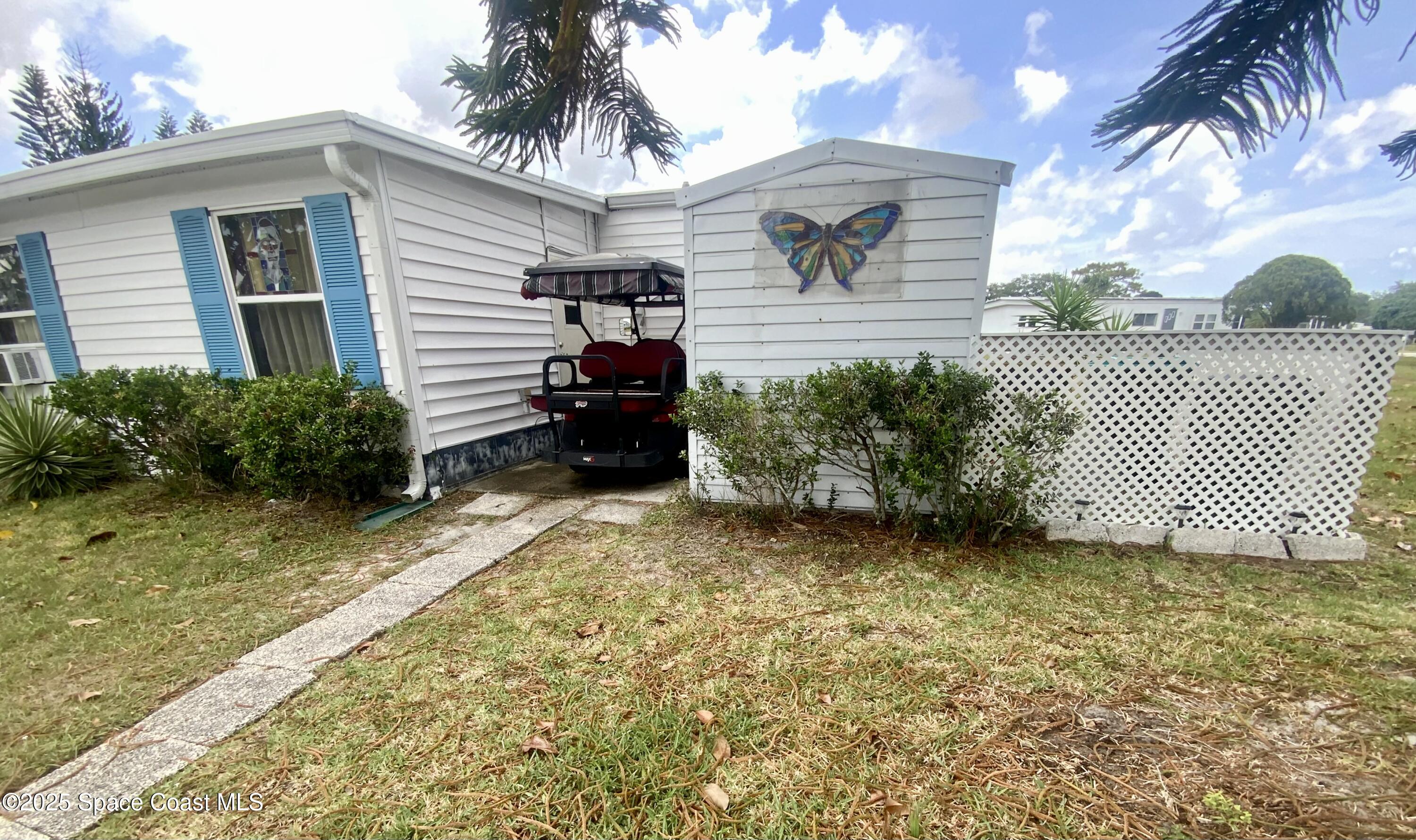 203 Charm Court NE