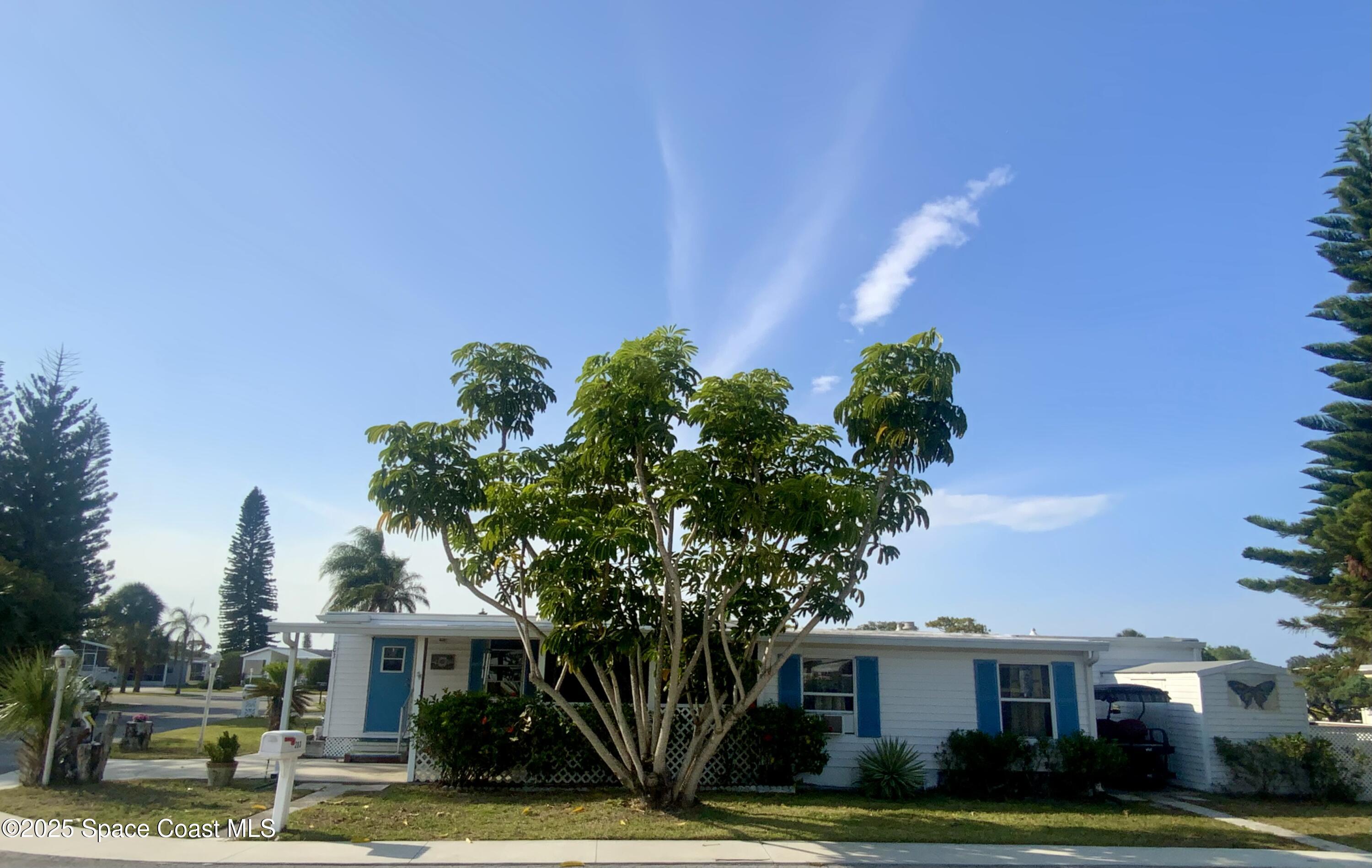 203 Charm Court NE