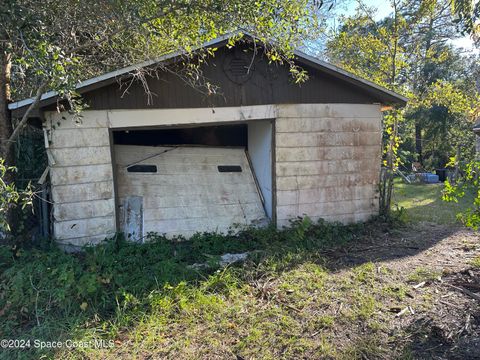 A home in Mims