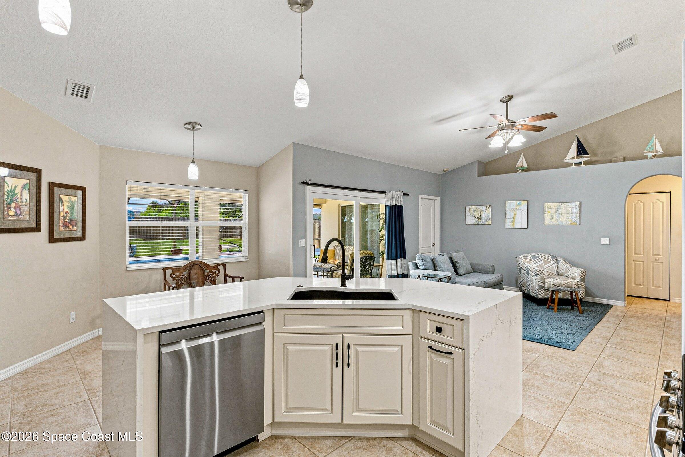 1933 Woodfield Circle