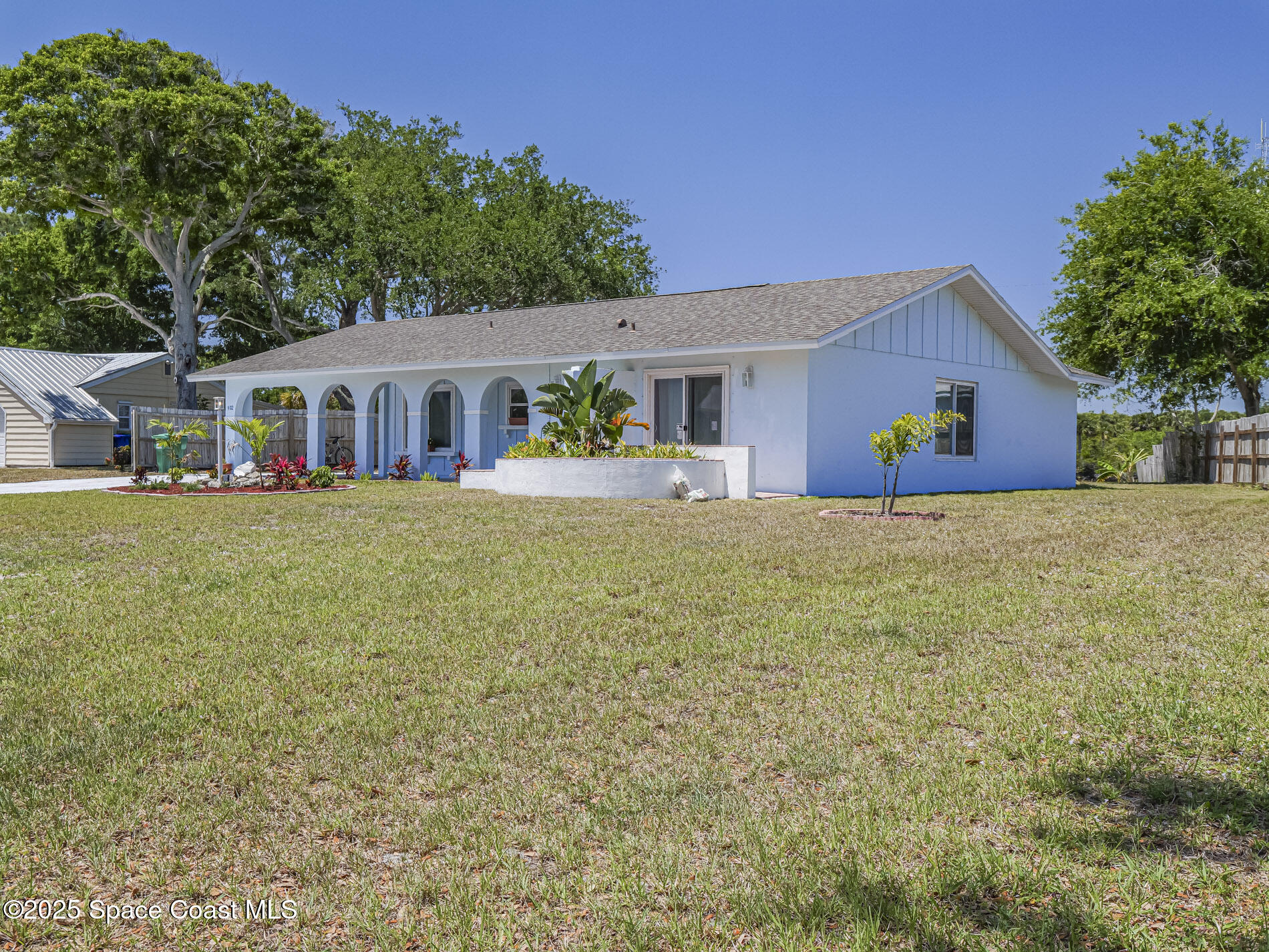 902 Canal Circle