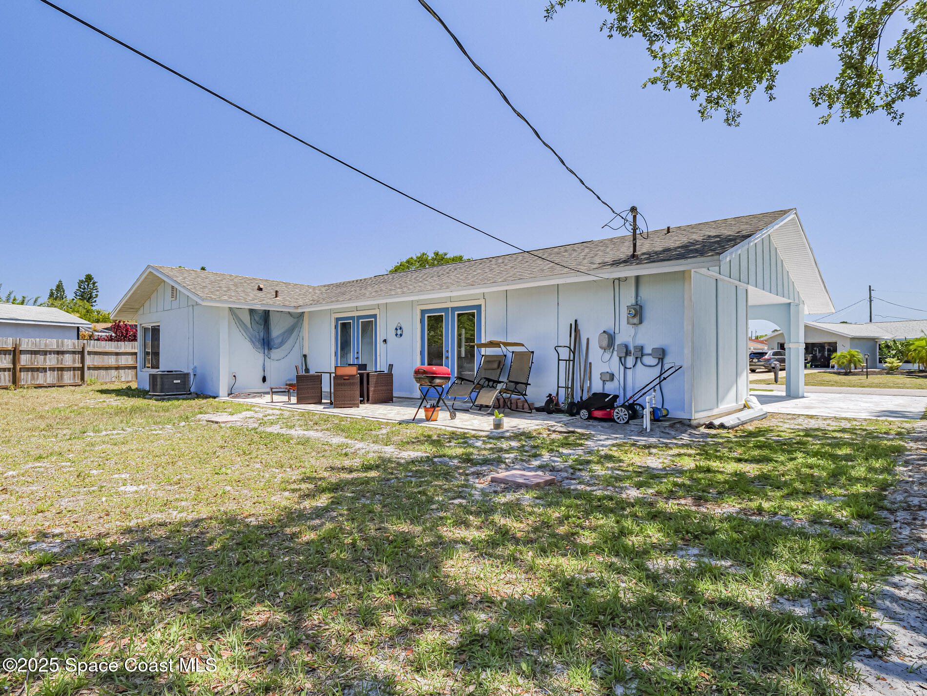902 Canal Circle