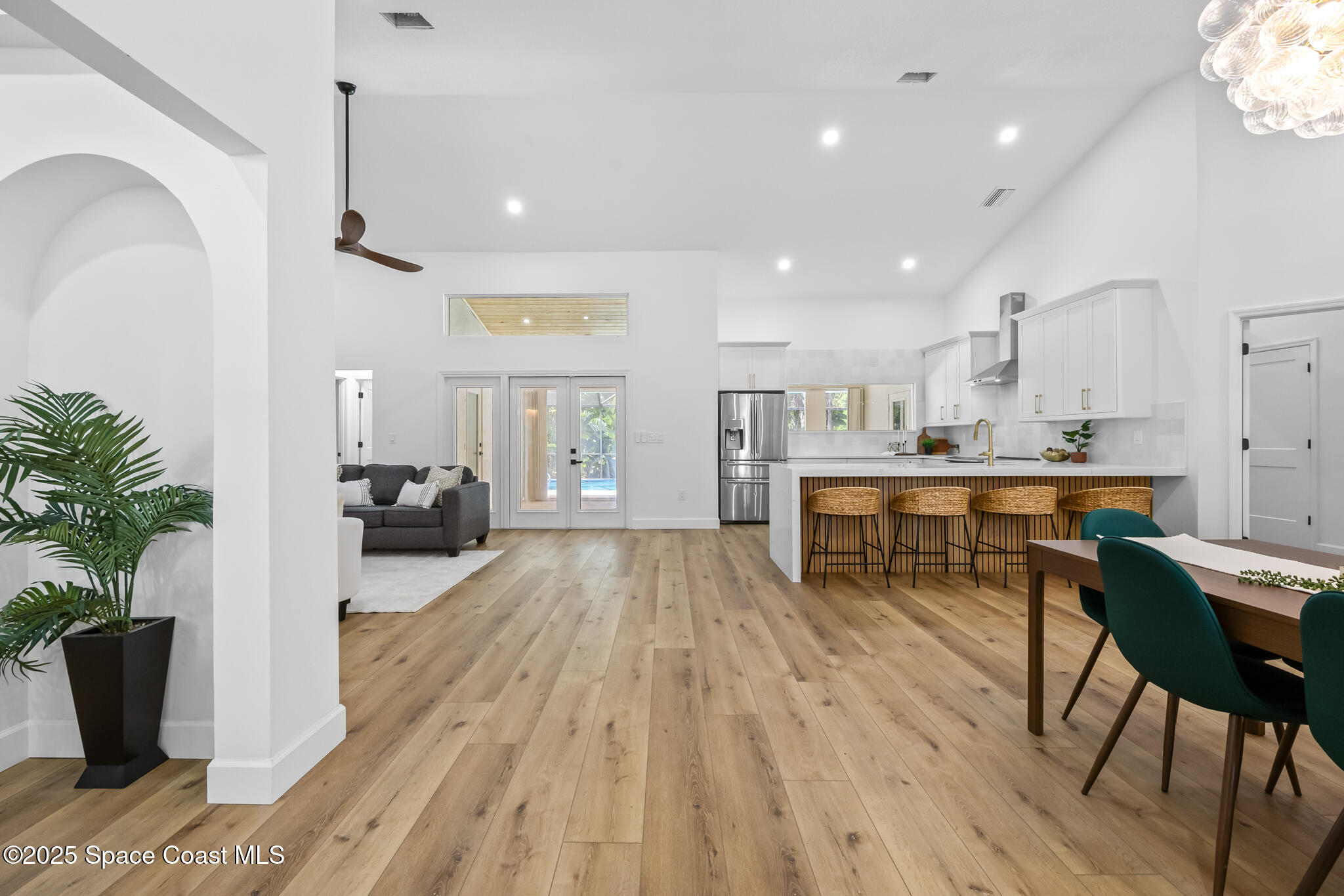 930 Holloway Trail