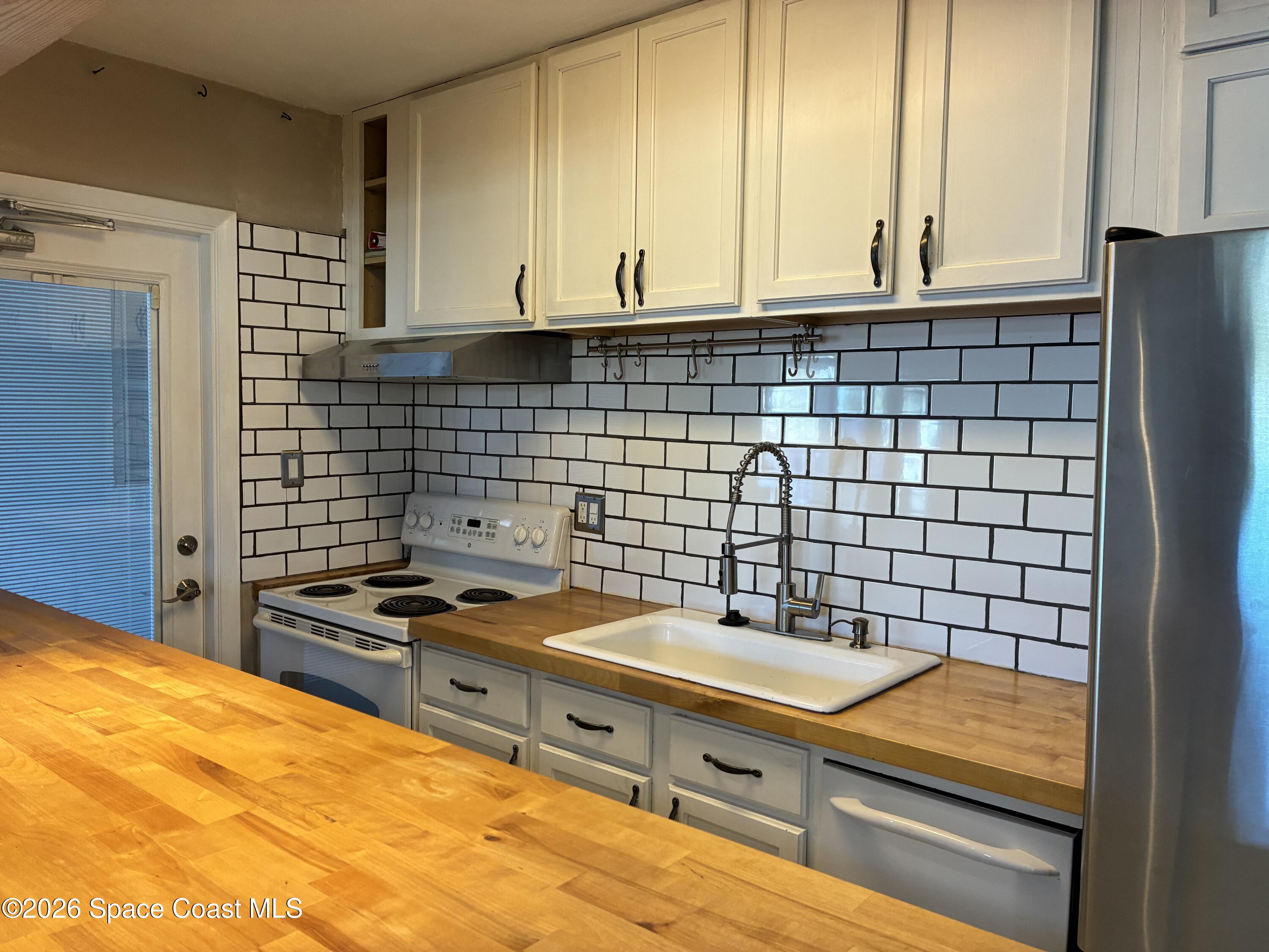 1273 Highway A1a Highway 104