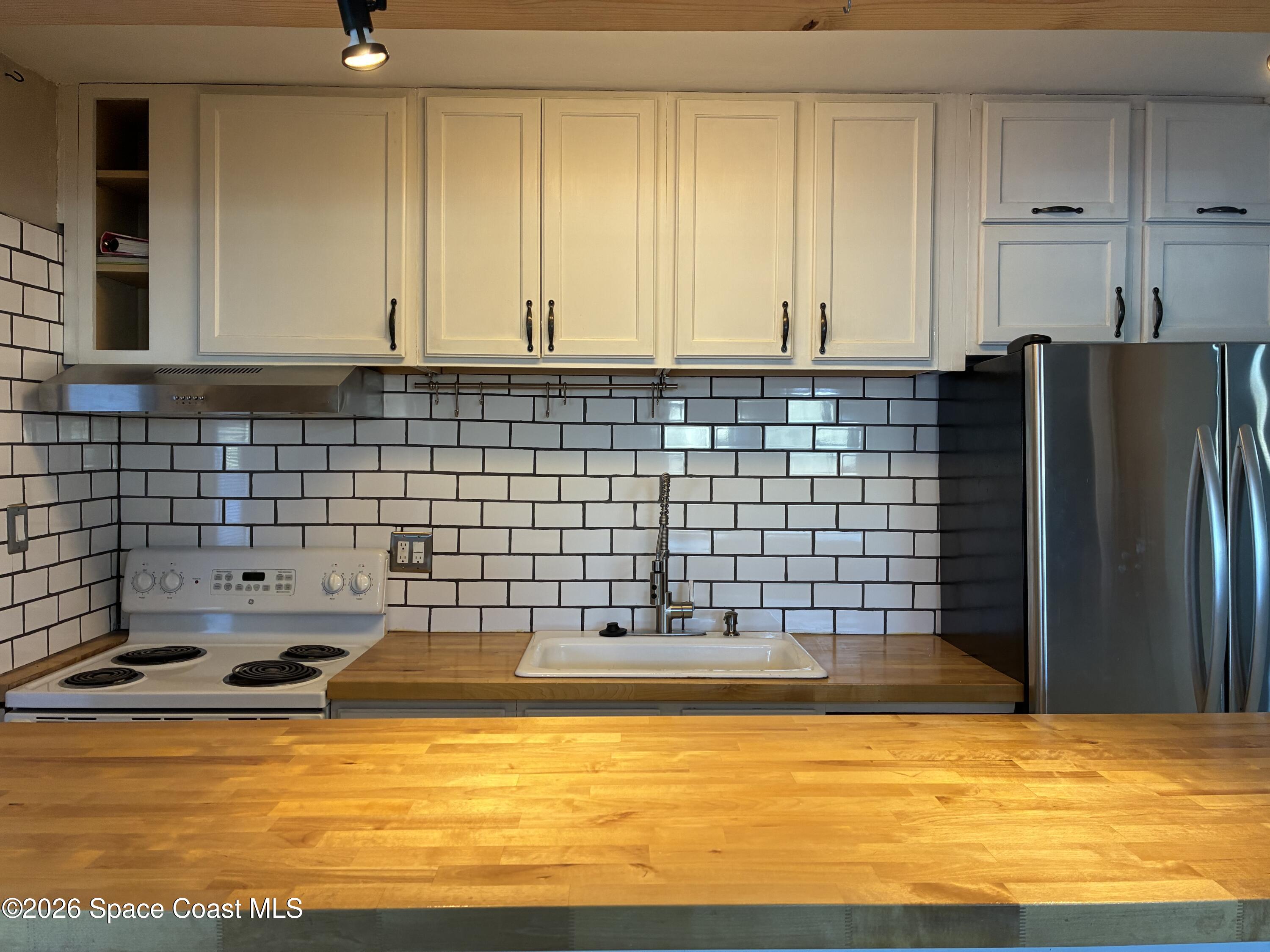 1273 Highway A1a Highway 104